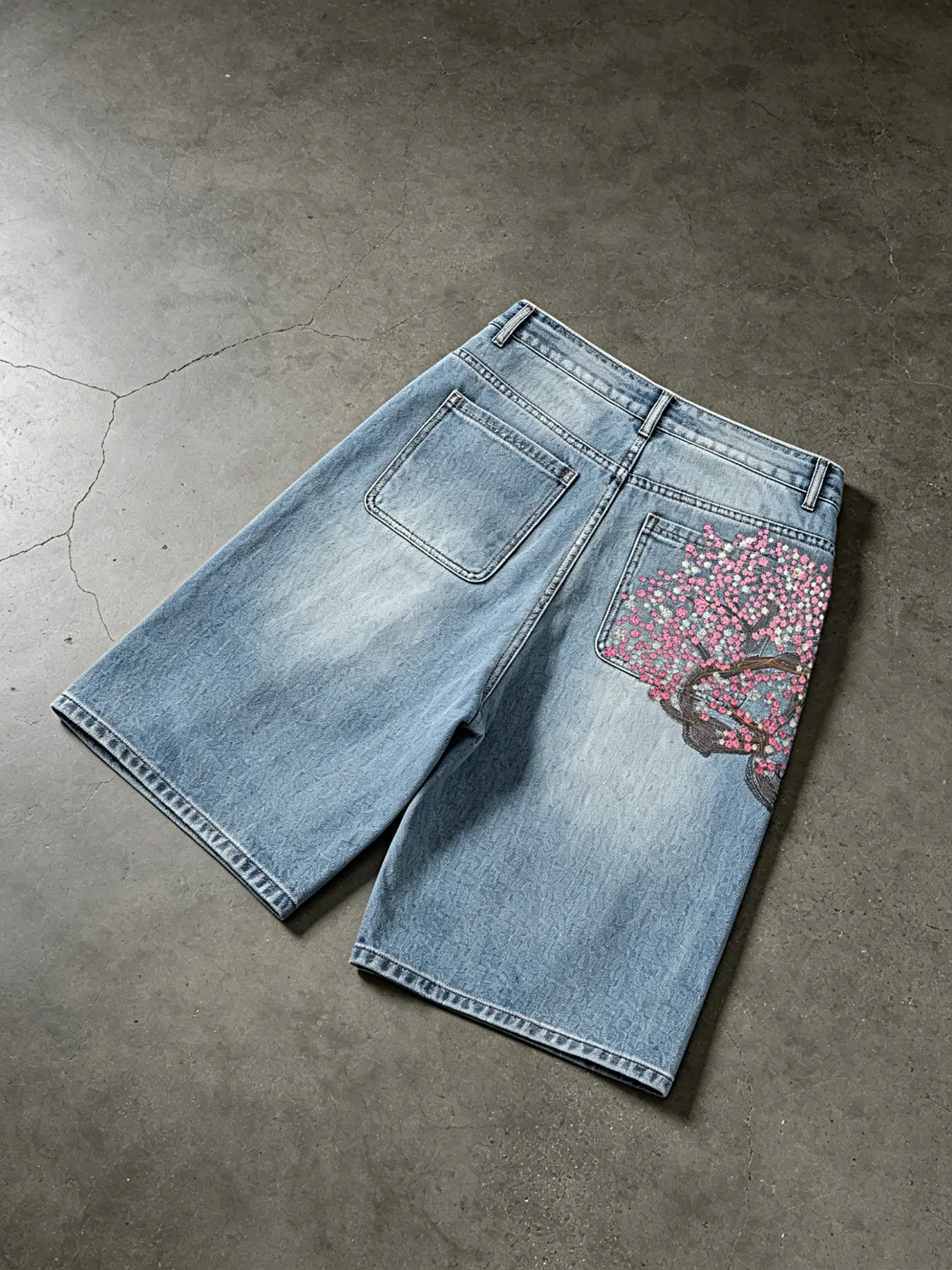 American Street Floral Embroidered Washed Blue Denim Jeans Shorts, Baggy Loose-Fitting Five-Quarter Pants, Trendy Casual Bottoms for Women