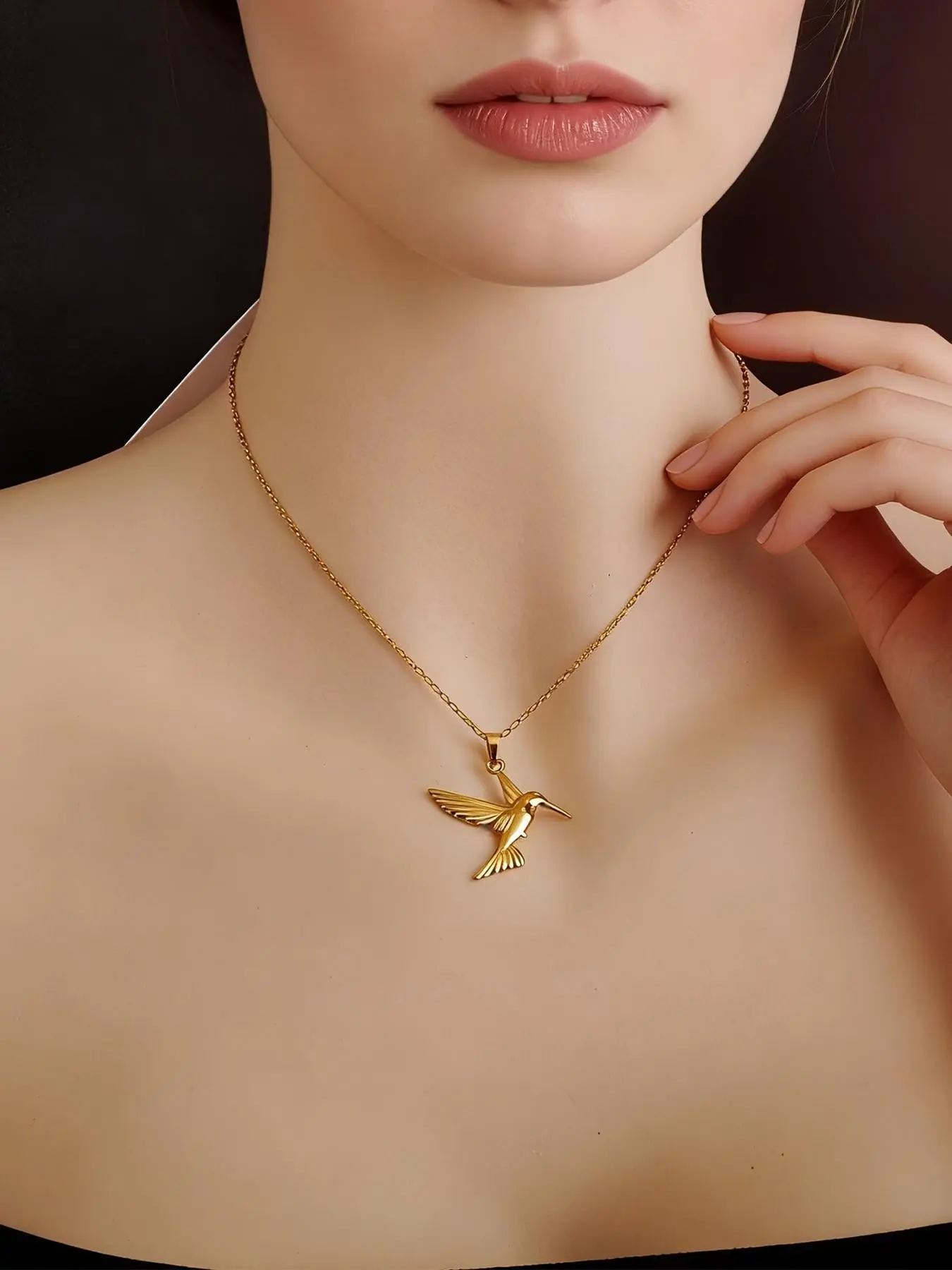 Luxury Hummingbird Pendant Necklace, Dainty Clavicle Chain for Women, Elegant Daily Wear Jewelry Gift for Her