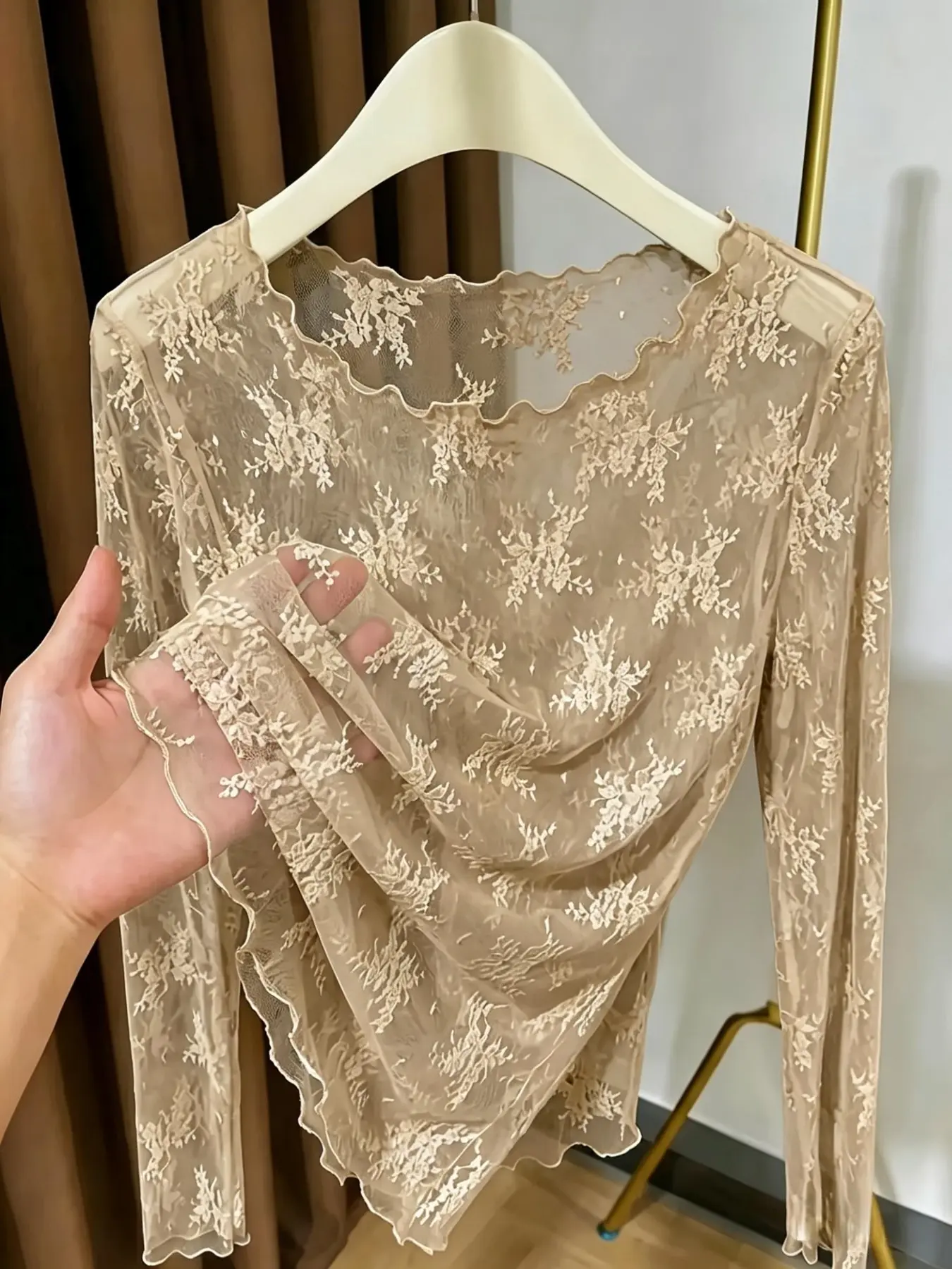 Sheer Round Neck Lace Floral Top for Women, New Lightweight Sheer Long Sleeve Innerwear, Mesh Small Shirt, Casual Daily Tops, Thin and Comfortable