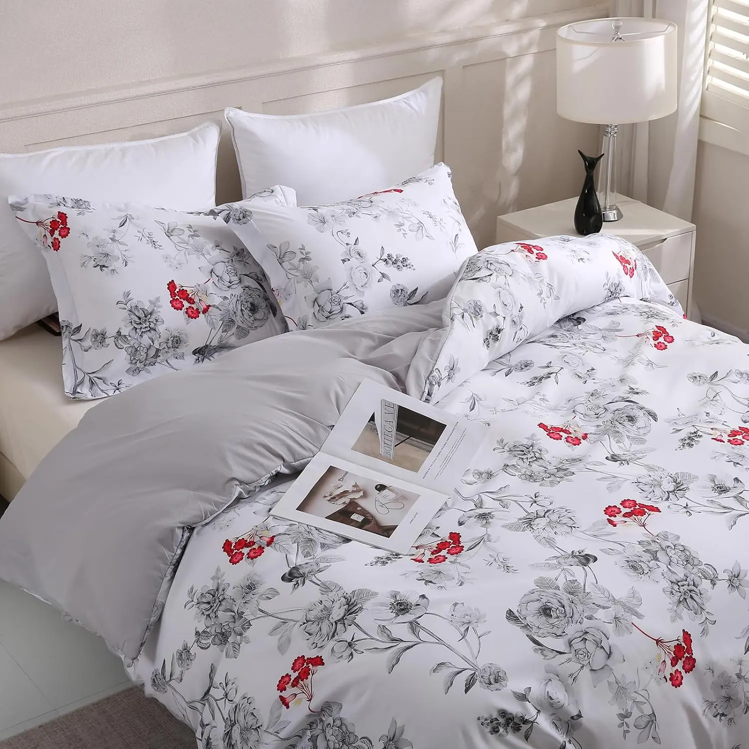 King Flower 3 Pcs Duvet Cover Set, Breathable Soft Microfiber White Lining Comforter Cover with Zipper Closure, and 2 Anti-Pilling, Fade Resistant Pillowcases, Gothic Rose