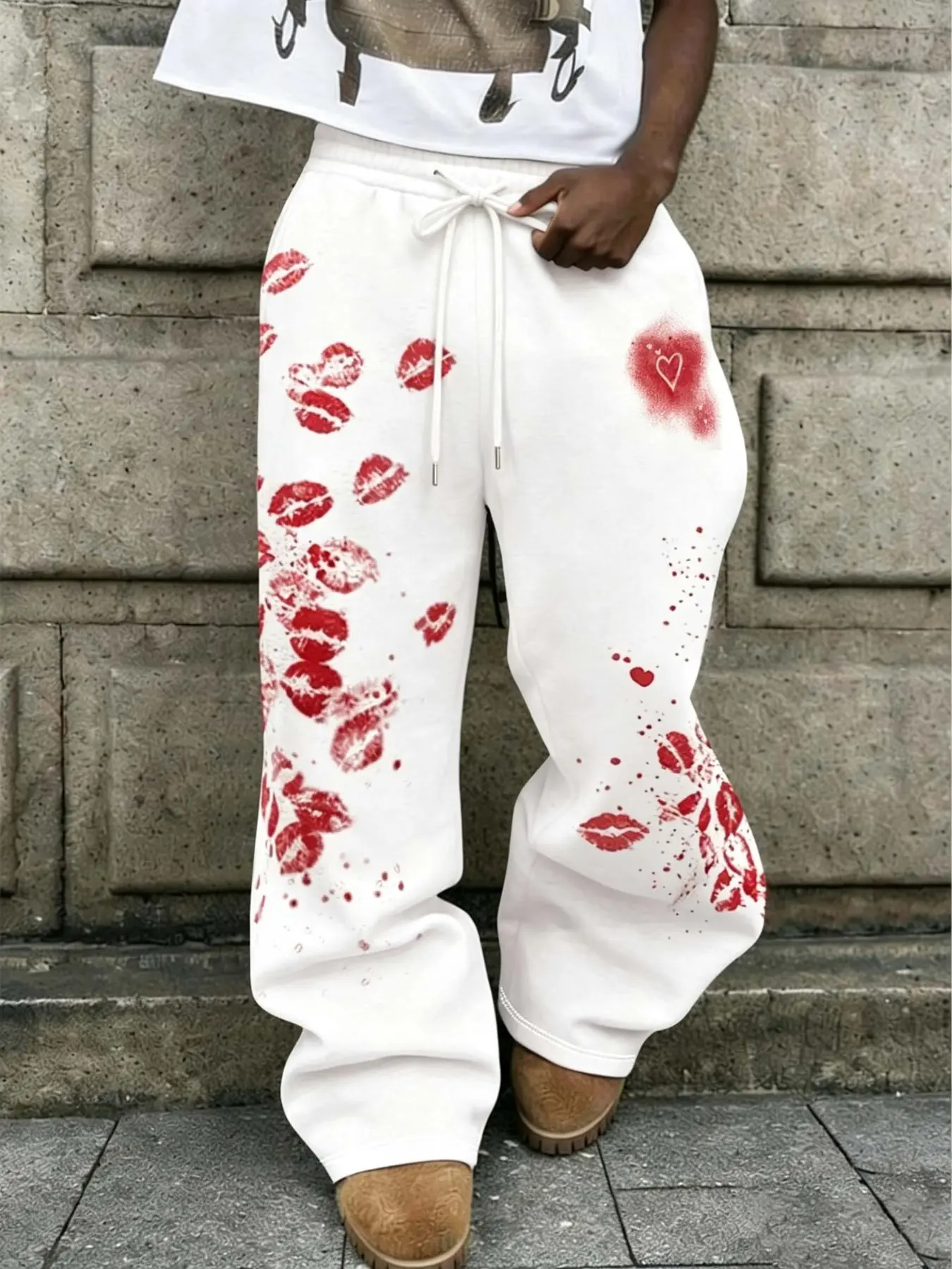 Men's White Drawstring Elastic Waist Wide Leg Sweatpants, Casual Comfy Loose, Full Print Red Lip Print Heart Splash Ink Graphic, Loose Street Fit, Soft Thick Knit Fabric, Side Pocket Design, Y2K Hip Hop Streetwear Daily Casual Trousers