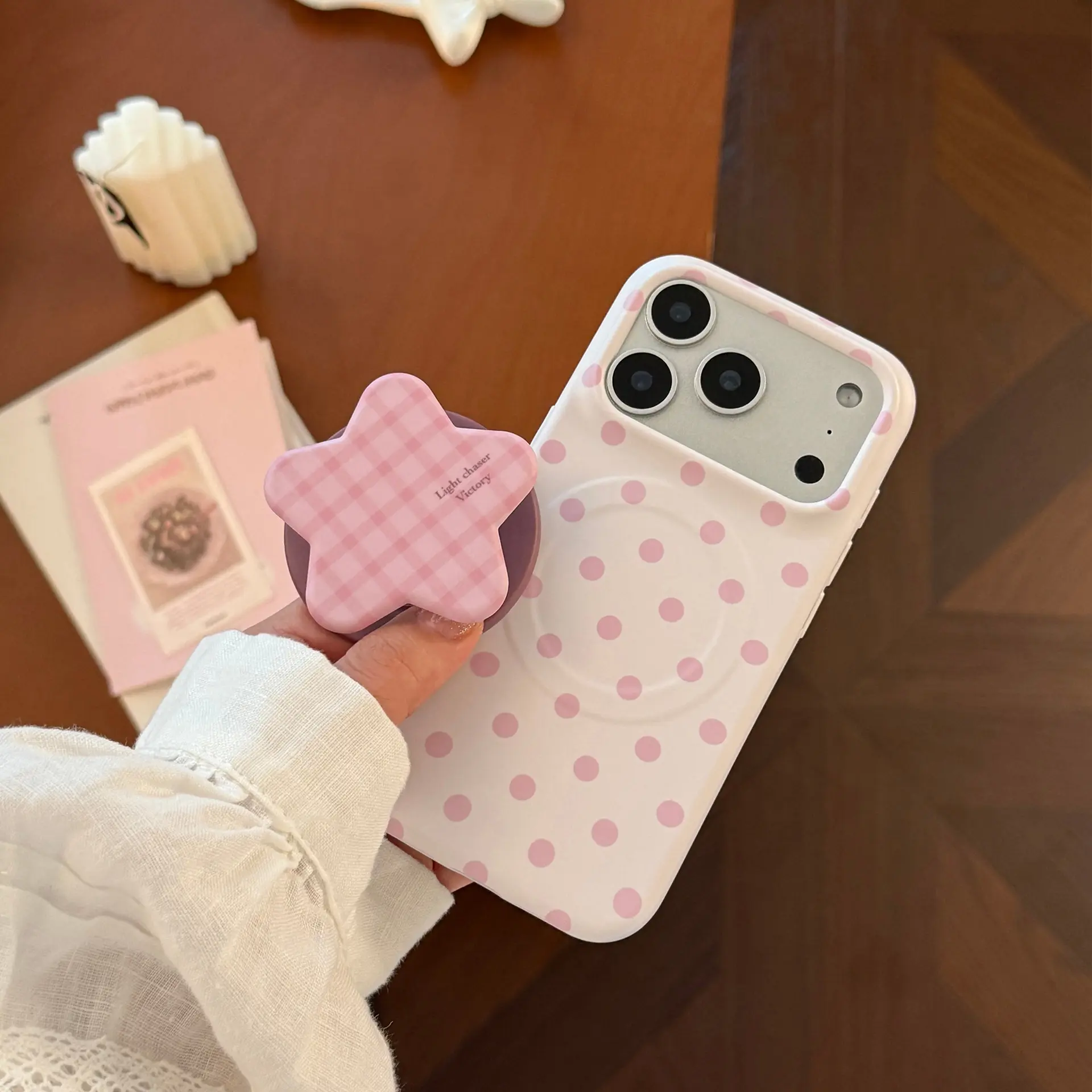Cute pink polka-dot magnetic phone case with built-in stand (Instagram-style); drop-proof protective case for iPhone 17 and iPhone 16; slim, scratch-resistant, girly-style case; stylish everyday accessory.
