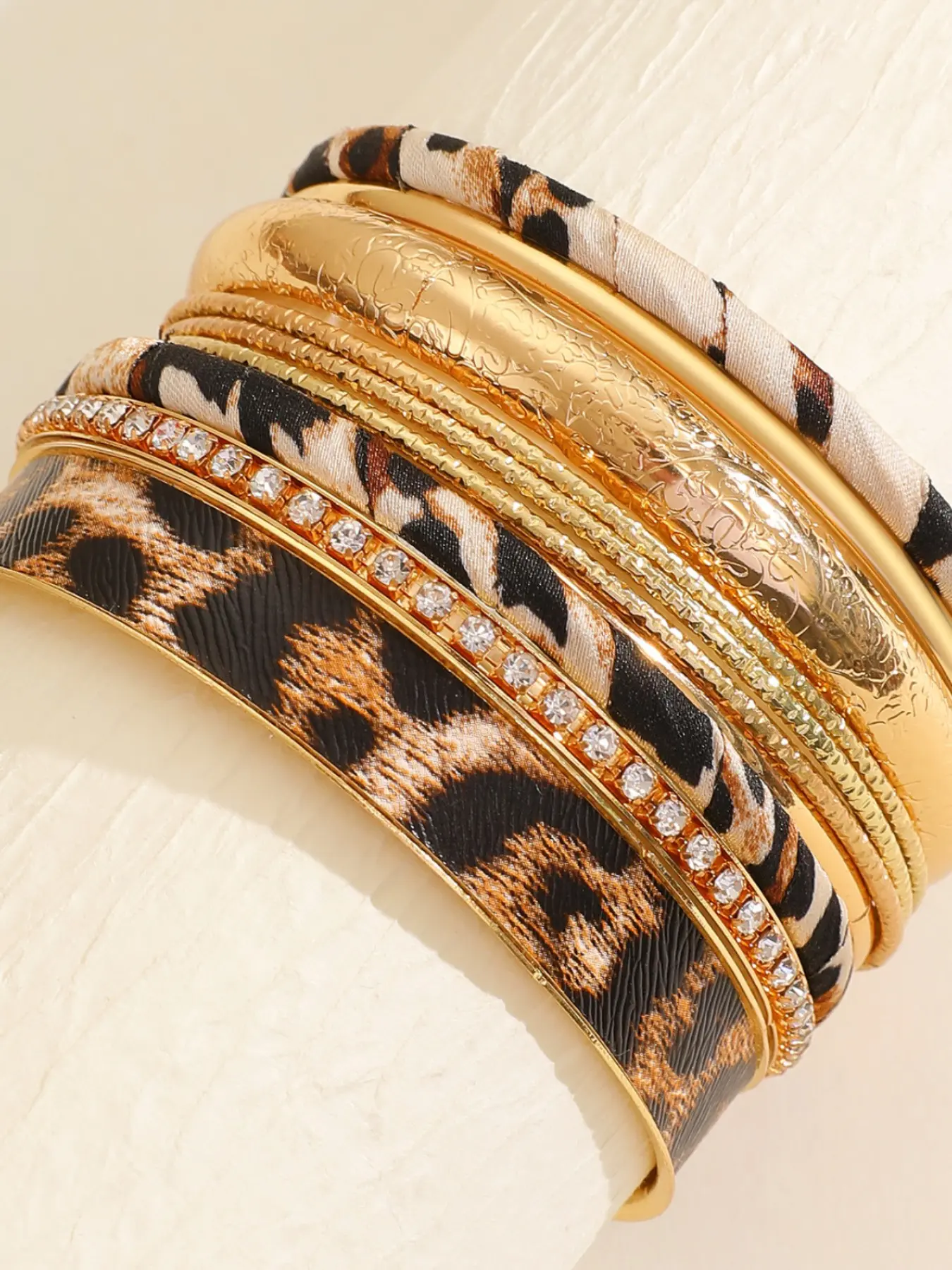 Y2K Retro Leopard Multi Layer Bangles, Thin Metal & Crystal Stack Bracelets, Trendy Animal Print Wrist Accessory, Stacked Bracelets, Stacking Bangle for Daily Wear, Beautiful Bracelets