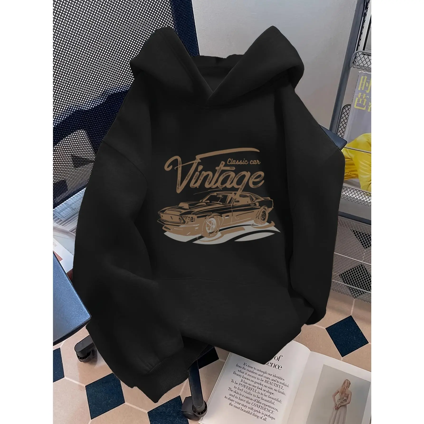 1pc Women'S Fashion Hooded Sweatshirt, Fashionable And Versatile "Retro Car" Print, American Casual, Creative, Easy, Temperament, Ins, European And American, Spring And Autumn Style, Winter Fleece-Lined Pullover Long-Sleeved Top, Street Trend