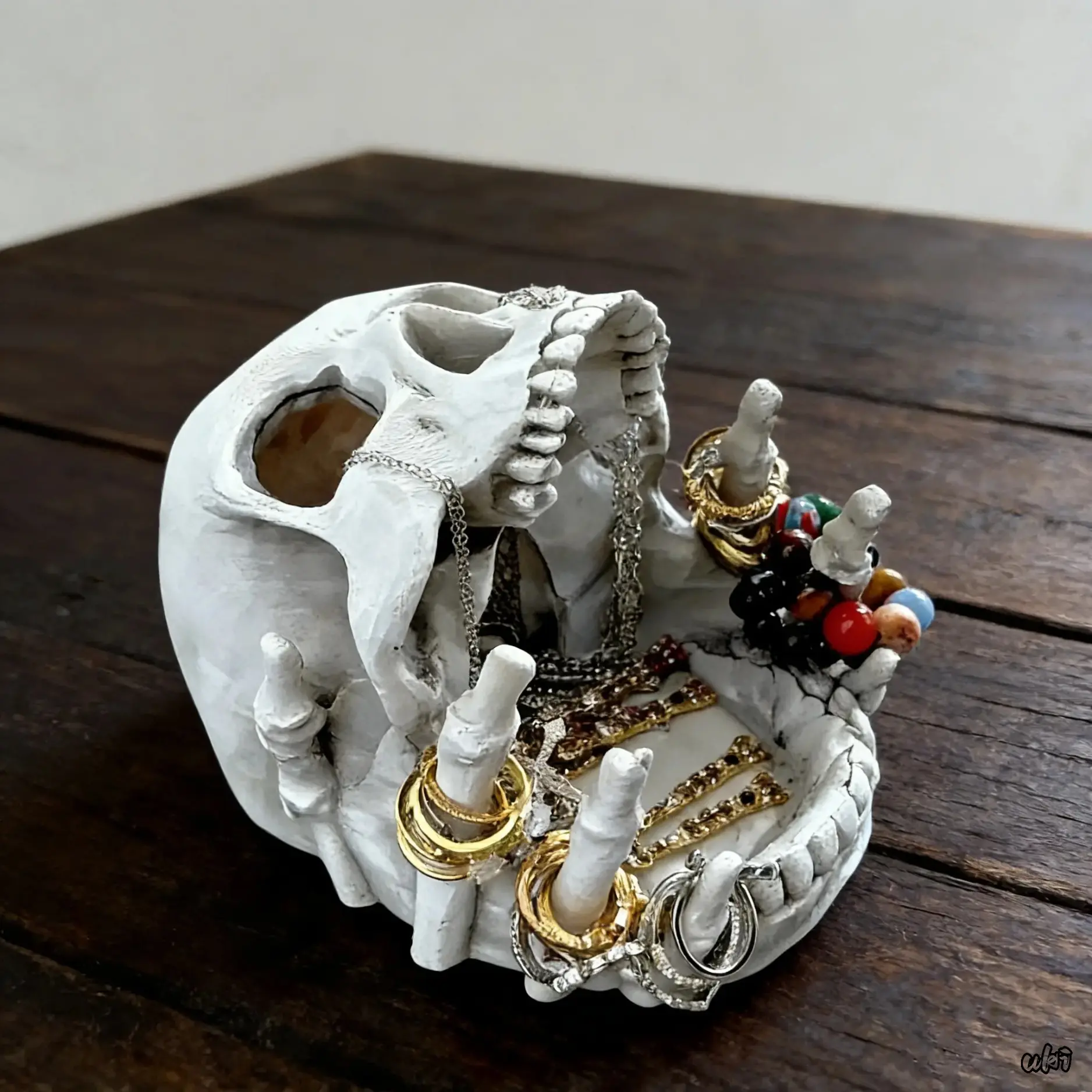 Gothic Skull Resin Jewelry Organizer, Velvet-Lined Trinket Box with Divided Compartments and Necklace Hooks, Macabre Halloween Desktop Decor