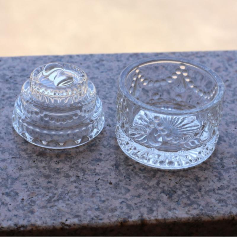 Mini Cake Shaped Clear Glass Storage Jar, 1 Count Candy Storage Jar, Home Organizer for Living Room Bedroom Bathroom Kitchen, Glass Kitchen Canisters