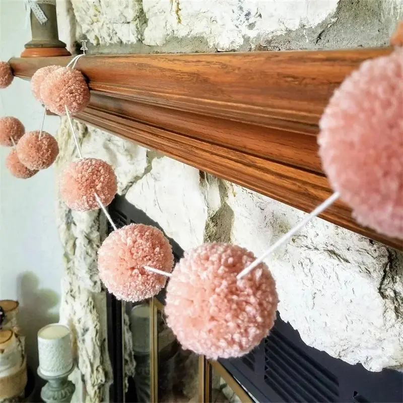 Various Styles of Large Yarn Ball Spring Wreaths, Farmhouse White/Pink Felt Wreath Banners, Rustic Vintage Decorations, Birthday Holiday Party School Supplies, Photo Atmosphere Props, Home Tent Wall Hanging Decorations
