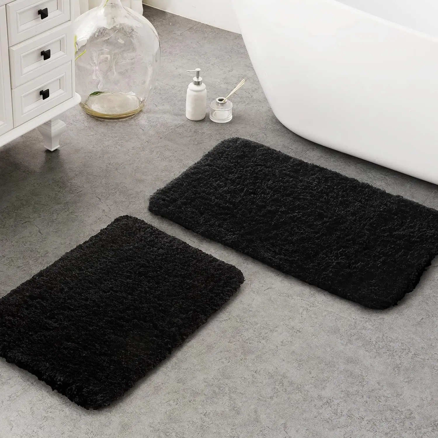 Ashler Rugs Set of 2, Black Bath Rugs 2 Piece, Absorbing Bath Mat, Soft Microfiber Rectangle Carpet, Machine Washable - 17x24 & 20x32 Inches