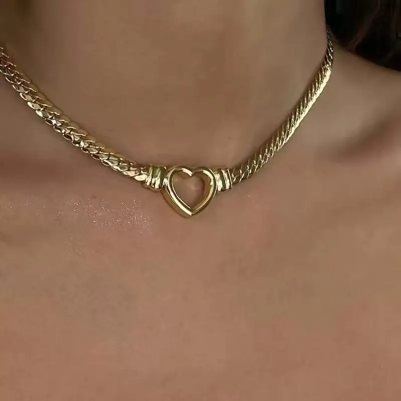 Trendy European Heart Necklace Women Hip Hop Cold Ins Style Vintage Unique Titanium Steel Snake Chain Dainty Clavicle Jewelry Daily Streetwear Gift For Her