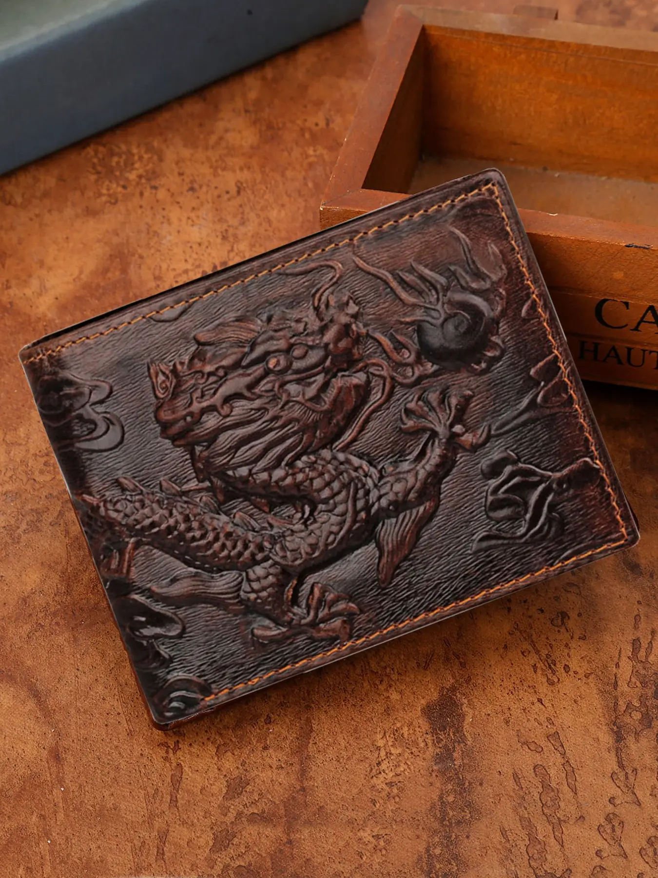 Rfid Vintage 3D Dragon Leather Men's Short Wallet, Stylish Rfid Protection, Durable Genuine Leather, Perfect for Everyday Use, Rfid Blocking Wallets