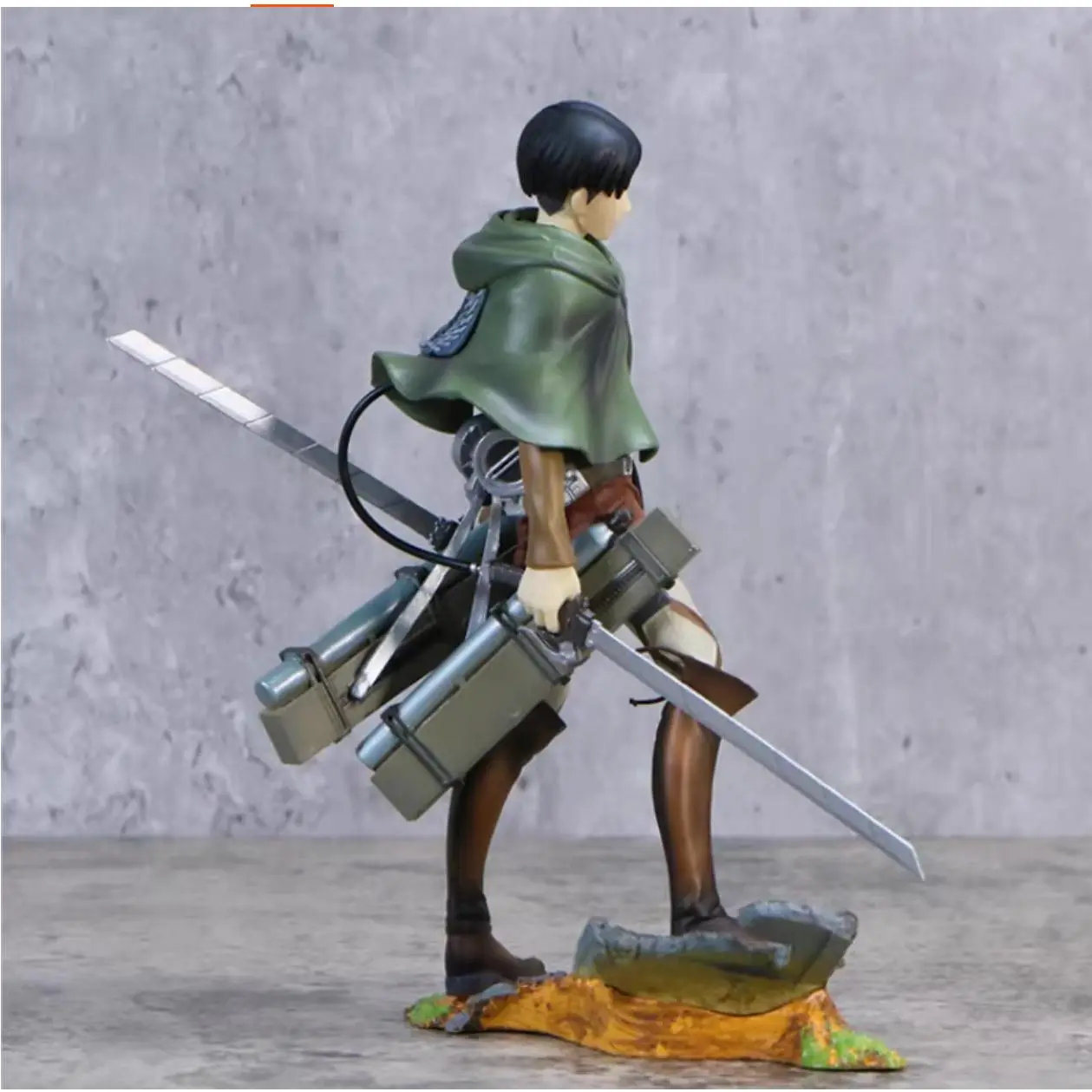 20cm Attack On Titan Levi Ackerman Anime Figure Shingeki no Kyojin  Action Figure Model Doll Toy Gift