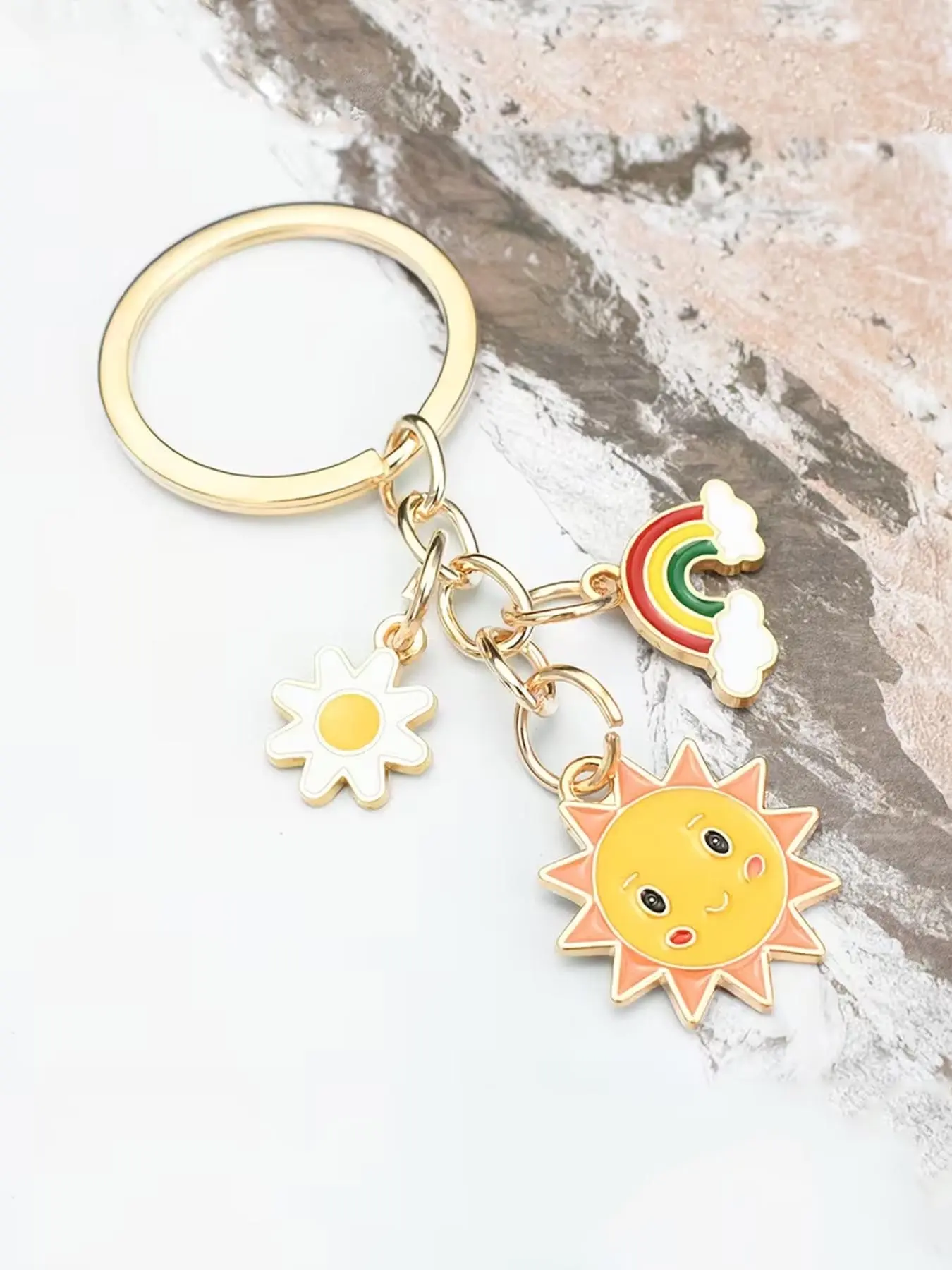 1pc Cute Smiley Face Sun Rainbow Daisy Keychain, Keychain For Bags, Refreshing Healing Oil Dripping Alloy Pendant, Simple Gold Keyring Design, Versatile Bag Hanging Decoration, Small And Exquisite Holiday Gifts For Girlfriends And Friends