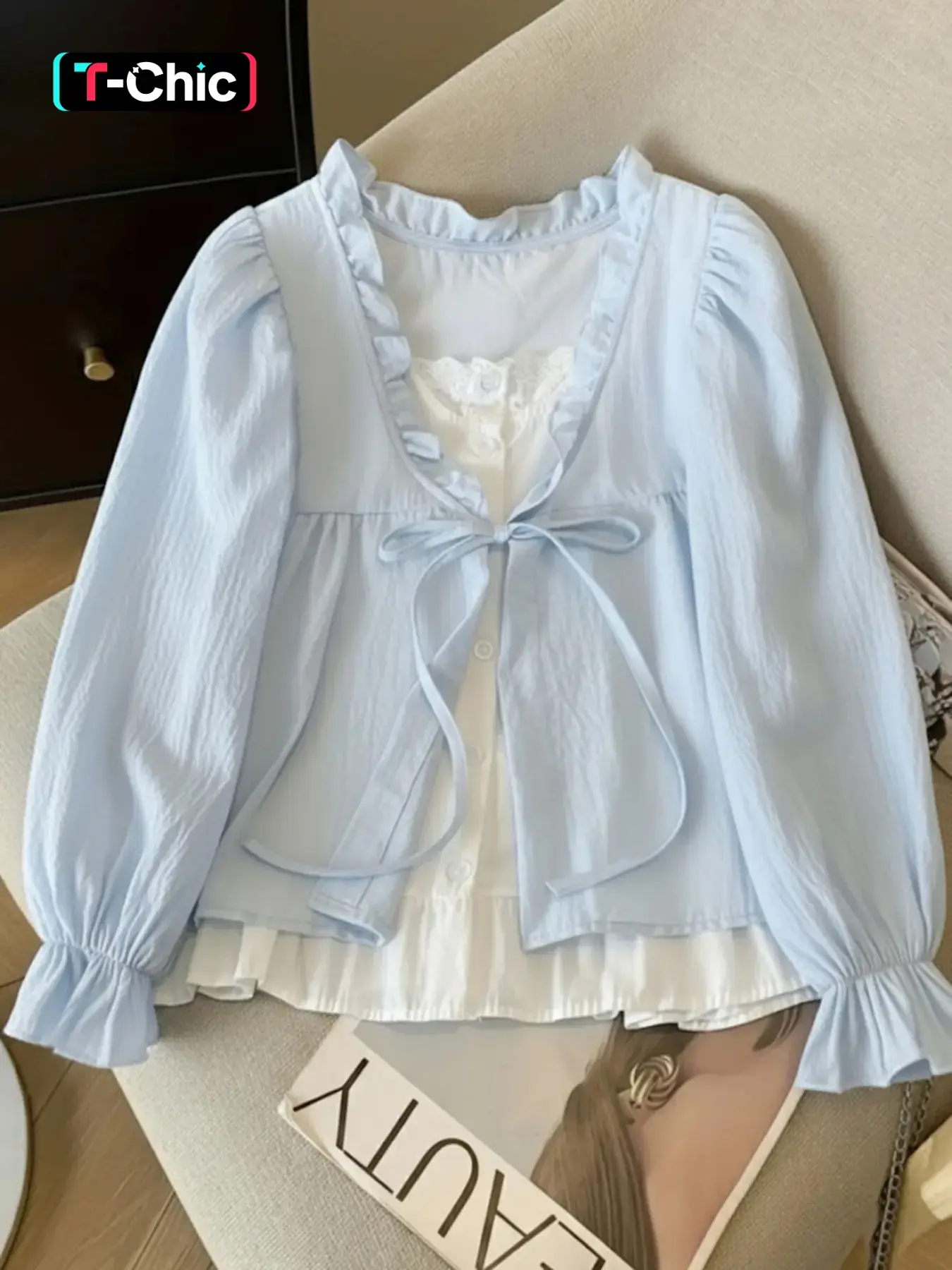 Women's Ruffle Trim Bubble Sleeve Blouse, Fashion Loose-Fitting Tie Front Top for Fall, Everyday Clothing for Women