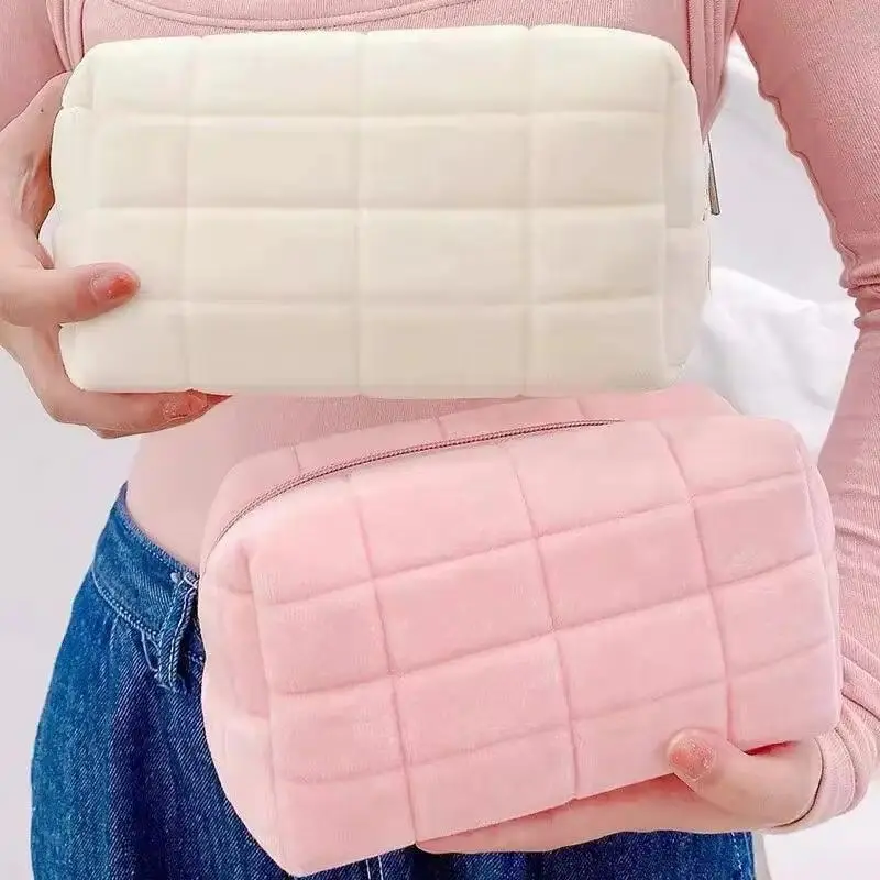 Faux Fur Large Cosmetic Storage Bag for Women, Y2K Soft Plush Makeup Organizer Zipper Pouch, Versatile Travel Toiletry & Beauty Handbag, Multi-Use Storage Case for Makeup, Stationery & Daily Essentials, Chic Commuter Accessory, Lightweight Portable Makeup