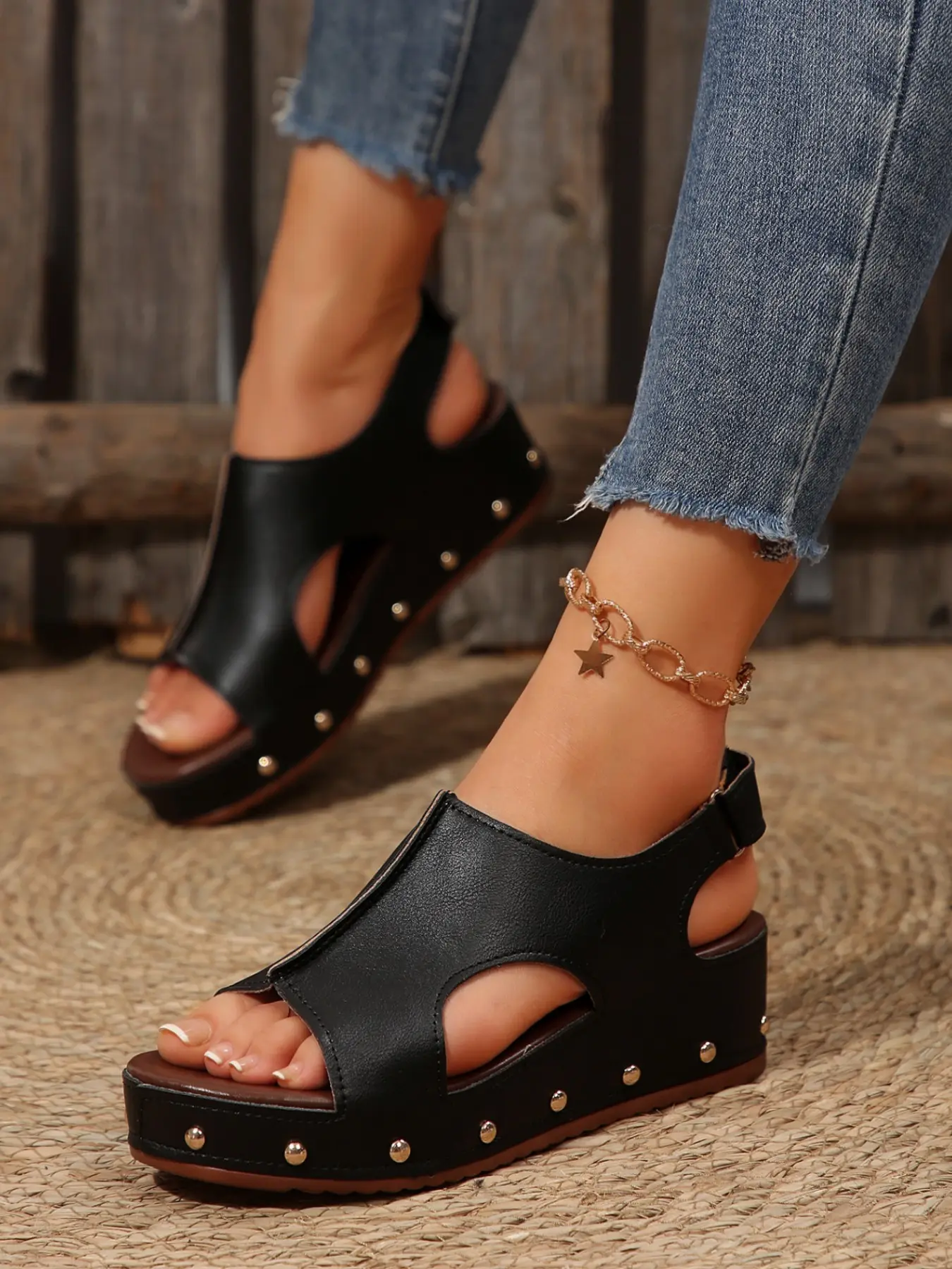 New Spring Summer 2026 Thick Sole Fish Mouth Buckle Sandals, Casual Medium Heel Large Size Studded Lightweight Slippers
