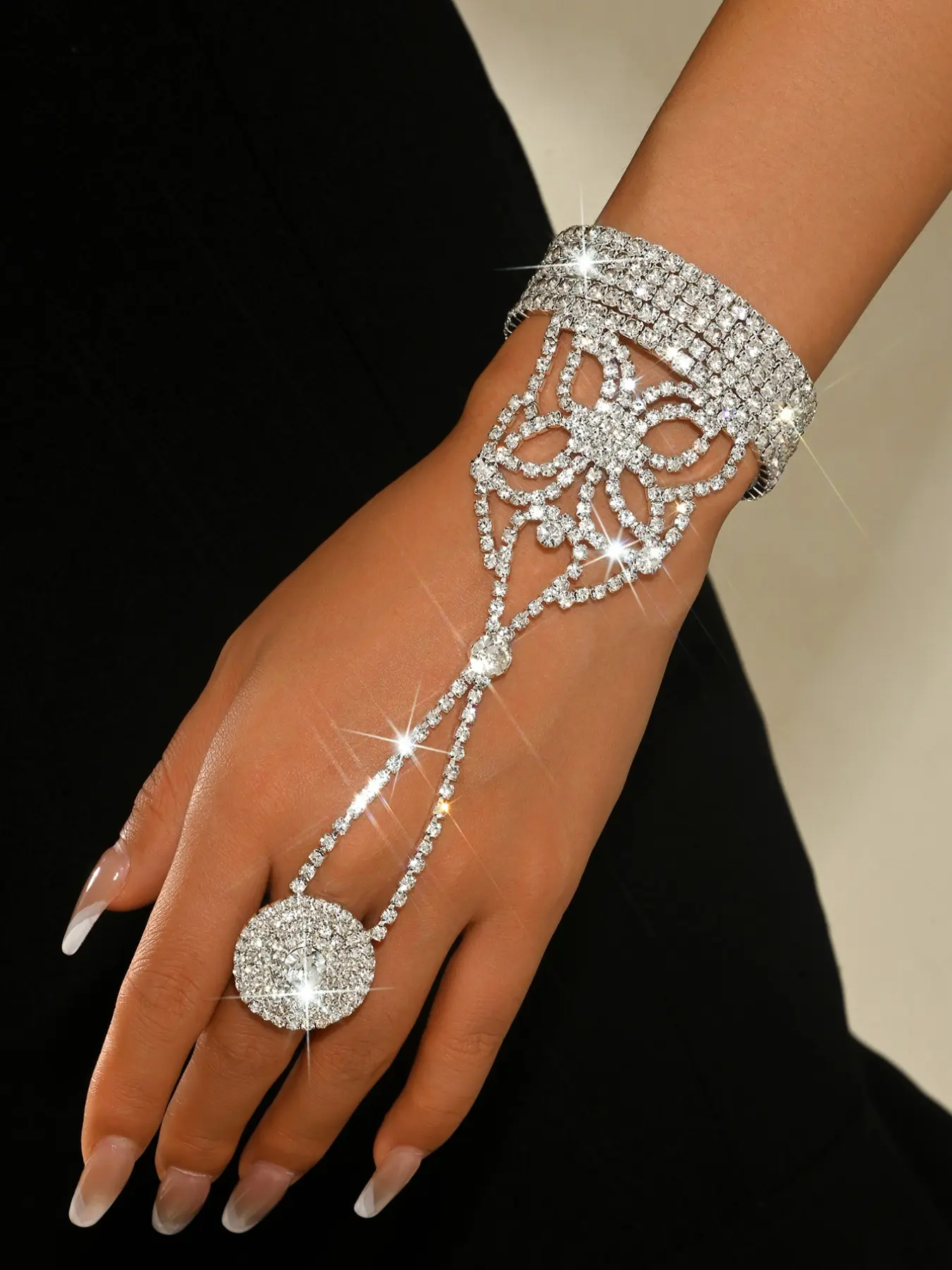Luxurious Elegant Bracelet Ring Set, Multi-Layer Sparkling Rhinestone Linked Finger Bracelet, Perfect for Weddings and Parties
