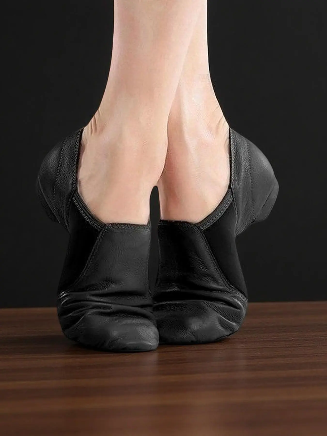 Unisex Leather Jazz Shoes, Soft Sole Slip-On Dance Shoes for Practice, Ideal for Dance Classes, Comfortable and Durable Design