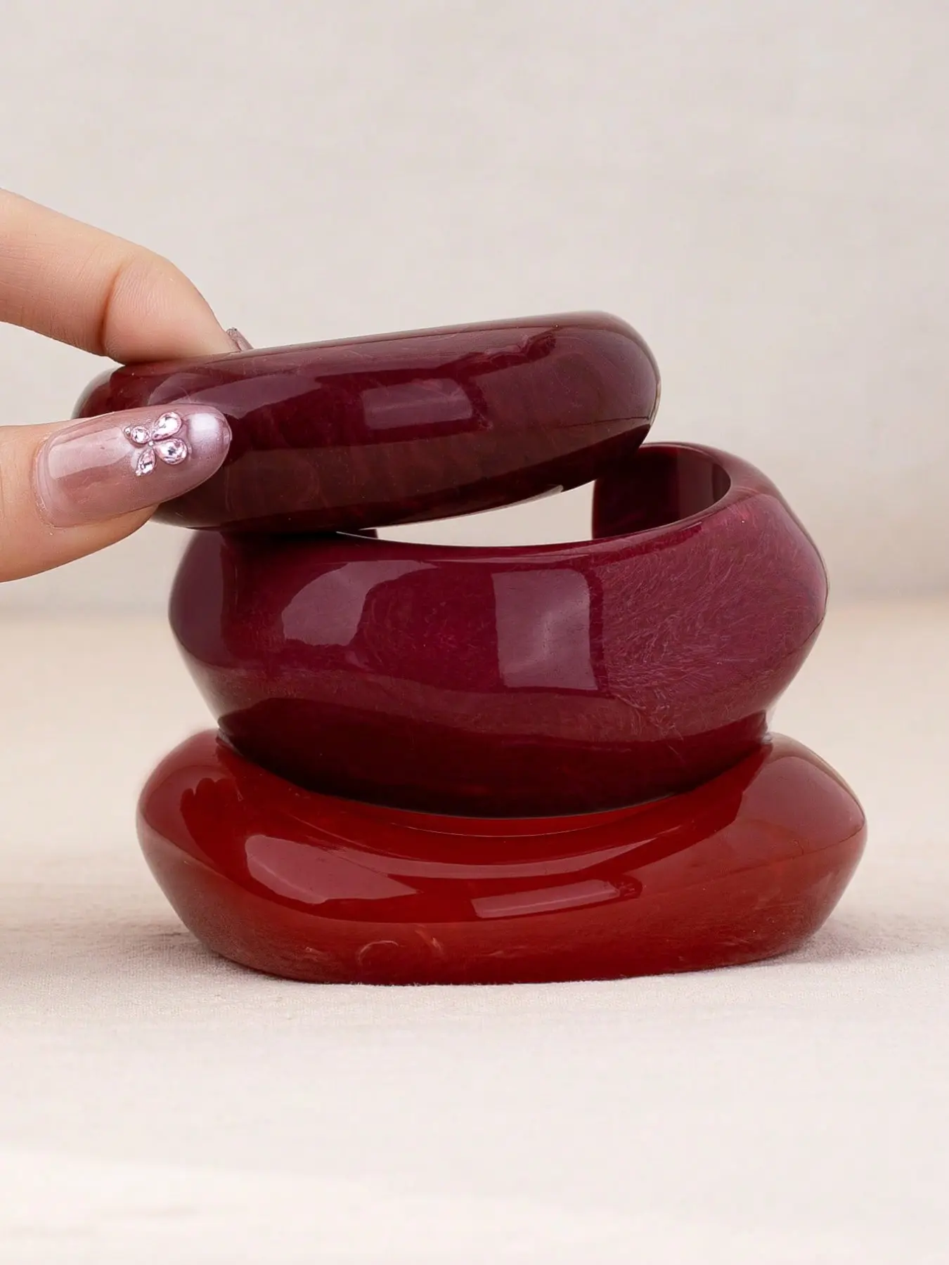 3-Piece Wine Red & Red Resin Bangle Set - Chunky Bangles Acrylic Bracelets, Retro Style Wristbands, 90s Y2K Aesthetic Jewelry for Daily and Party Wear