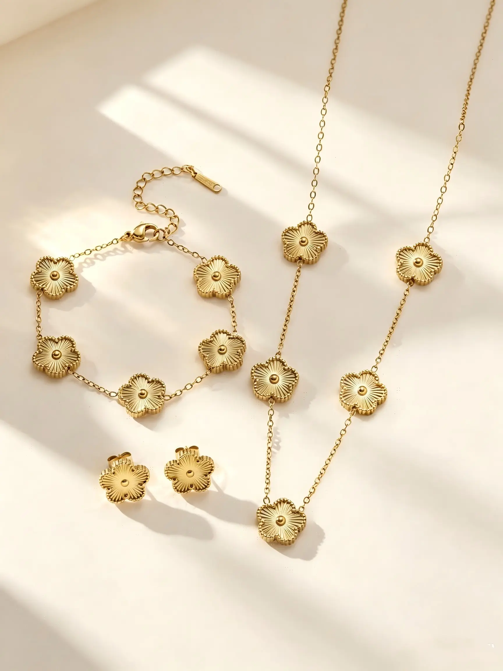 Women's 5 Leaf Flower Fashionable Jewelry Set Stainless Steel Bracelet Necklace Earrings Fashion Versatile Trendy Online Celebrity Accessories
