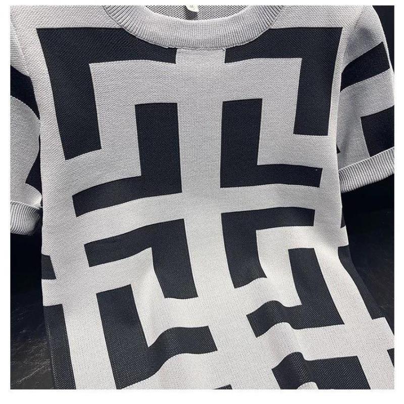 Streetz Spring Autumn Men's Slim Fit Geometric Base Layer T-shirt Casual Trendy Short Sleeves Knit Top Summer Wear T-shirt For Men Streetwear Stylish