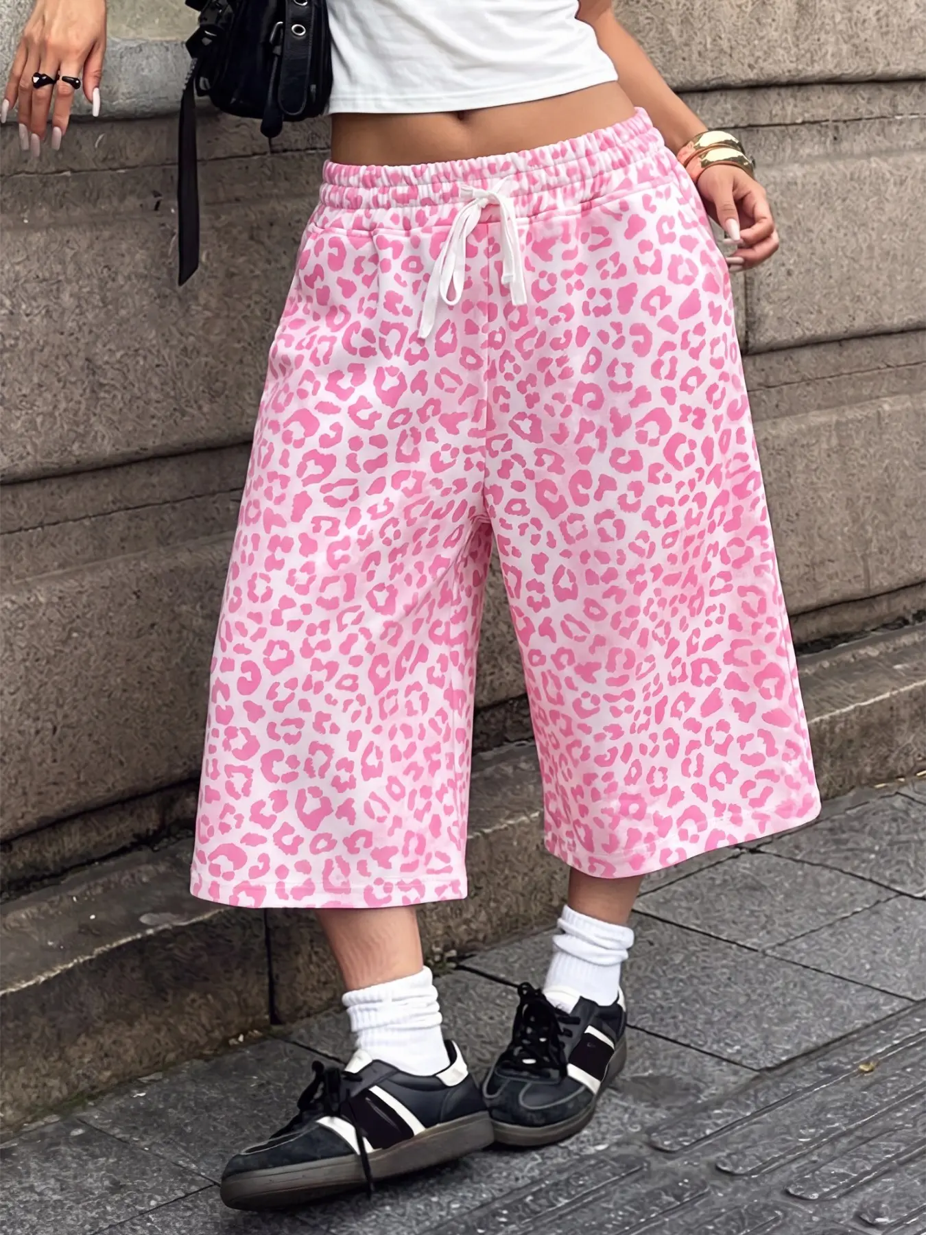 Oversized Women's Pink Leopard Print Cropped Sweatpants, Drawstring Waist, Perfect for Casual Hangouts, Daily Errands, Popular Y2K Leopard Women Merch, High-Demand Casual Women Pants