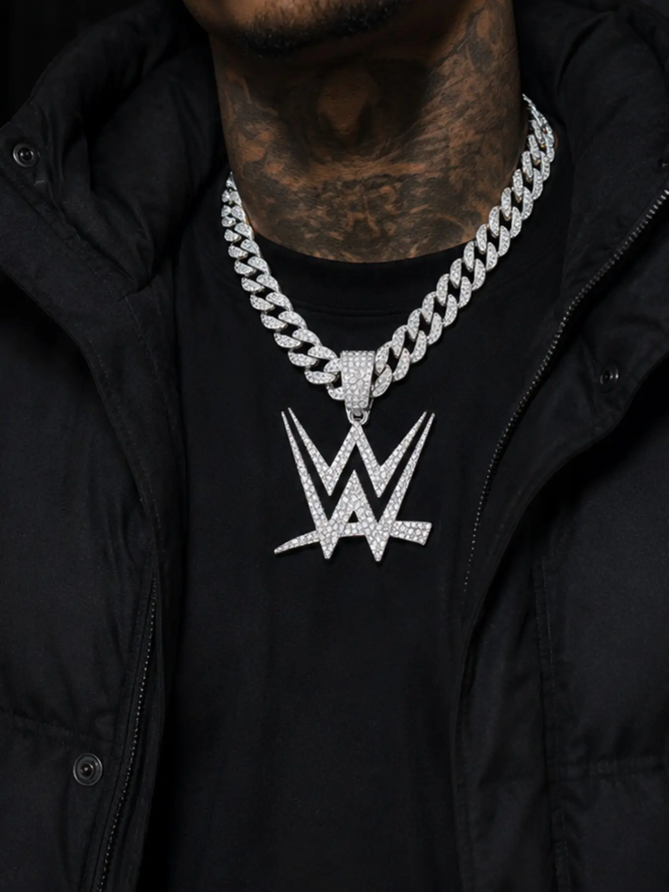 Hip-Hop W Pendant Necklace, Unisex Fashion Accessory, Zinc Alloy Chain, Animal Pattern, All-Season Jewelry, Perfect Gift