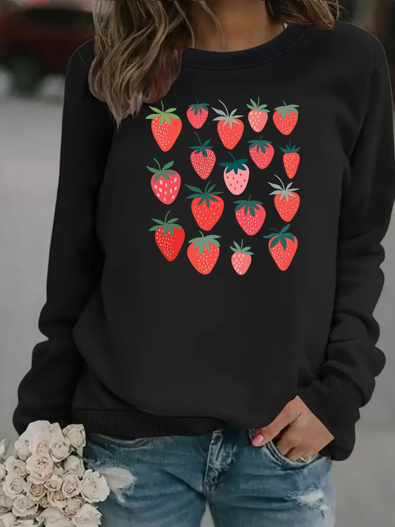 Women's Strawberry Print Round Neck Fleece Sweatshirt, Casual Long Sleeve Loose Fit, Fall & Winter Comfort