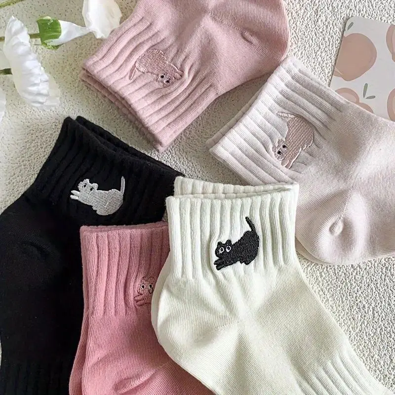 5-Pack Women's Embroidered Cat Ankle Socks, Cute Cartoon Animal Socks with Vintage Preppy Aesthetic Style, Soft Cozy Breathable Crew Socks for Everyday Wear, Kawaii Fashion Accessories for School, Office, Fall Winter Outfits & Gift Ideas