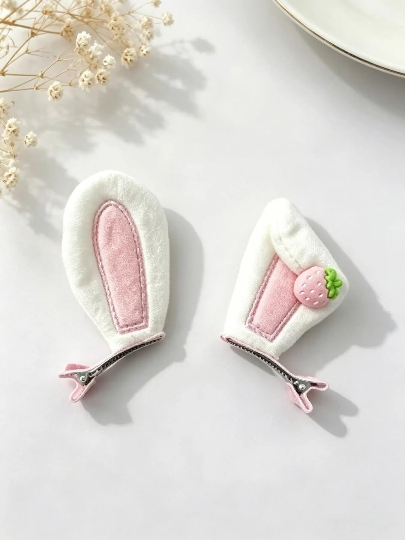 A pair Plush Bunny Ear Hair Clips Set, Cute Strawberry Decorative Hair Clips, Soft Fuzzy Animal Ears Crawler Clips, Perfect for Women's Daily Wear/prom Accessories, Fun Hair Clips