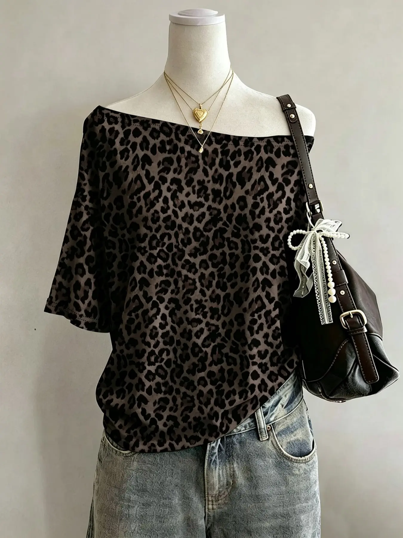 Women's Leopard Print Off-Shoulder T-Shirt, Vintage Cheetah Neck Boat Neck Short Sleeve, Y2K Street Style, Loose Fit Summer Top, Summer Clothes Women