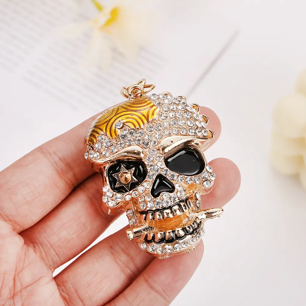 Unisex Rhinestone Skull Keychain Metal Alloy Skull Pendant Bag Charm Durable Bling Key Ring For Bags Keys Car Accessories 1 Piece Halloween Gothic Aesthetic TikTok Viral Y2K Style Gift For Friends Couples