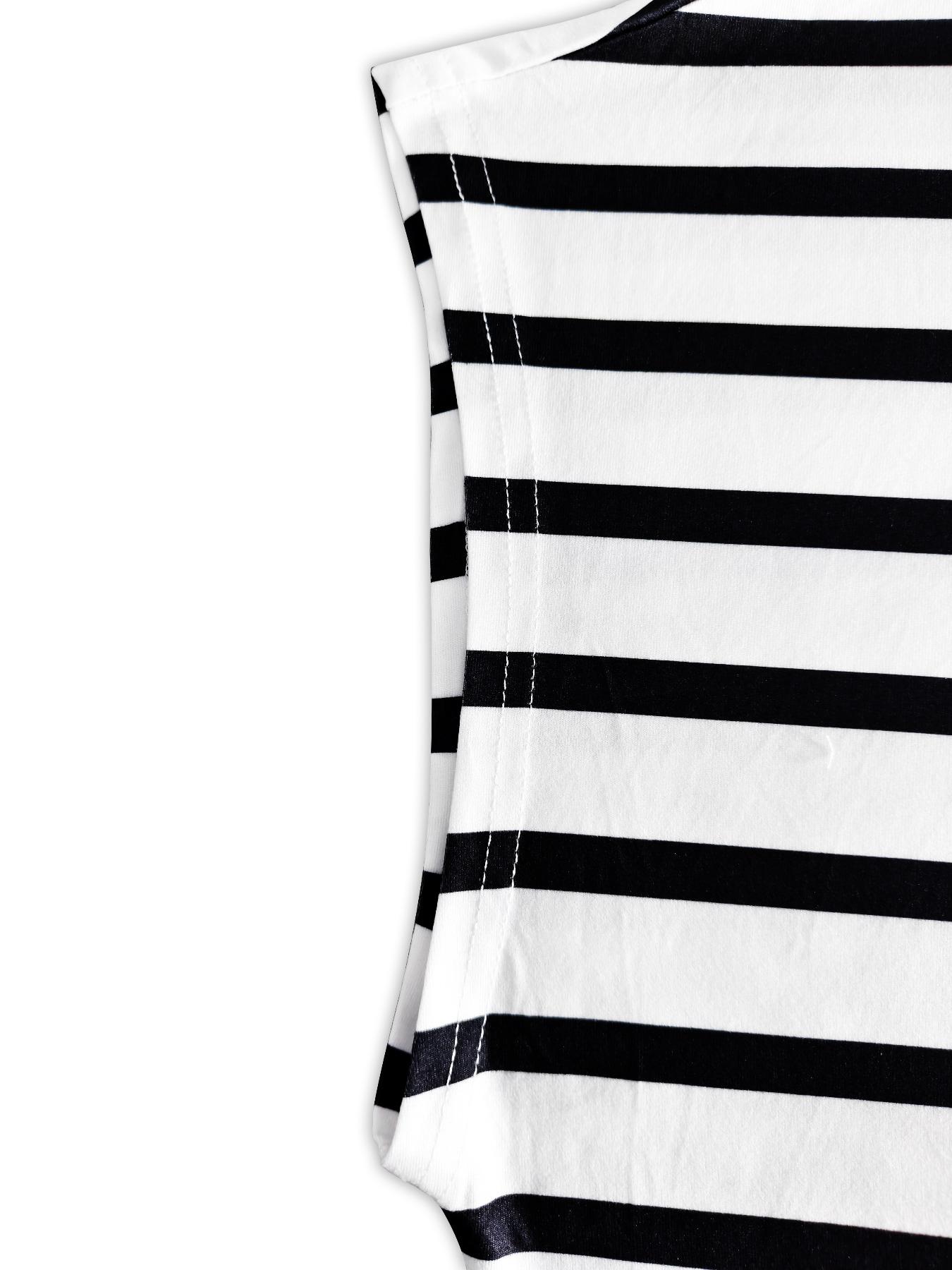 A comfortable casual chic fitted black and white contrasting striped slit round neck knitted long dress for women, suitable for daily leisure and vacation wear