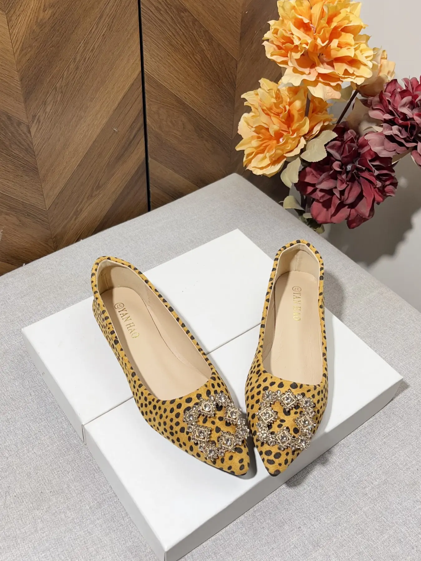 Vintage Leopard Print Flat Shoes for Women, Leopard Flats, Rhinestone Embellished Pointed Toe, Comfortable Rubber Sole, All-Season Casual Footwear