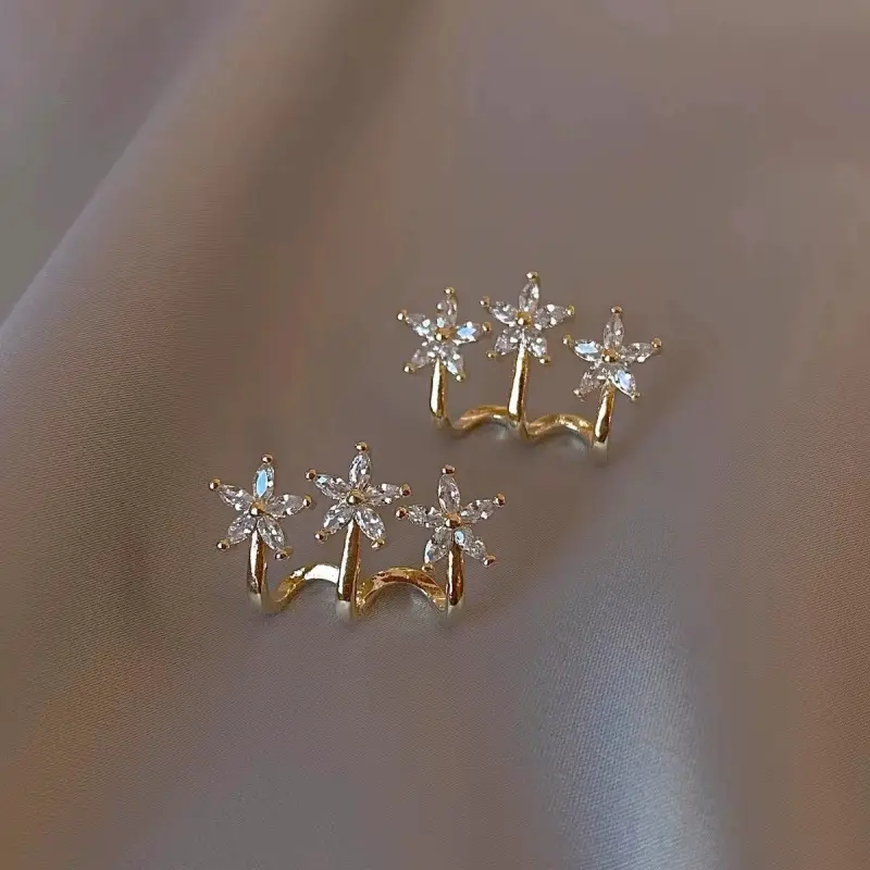 Three Golden Flower Earrings 2026 New Trendy Ins Niche Personality Stud Earrings Elegant Ear Accessories E50254-EH