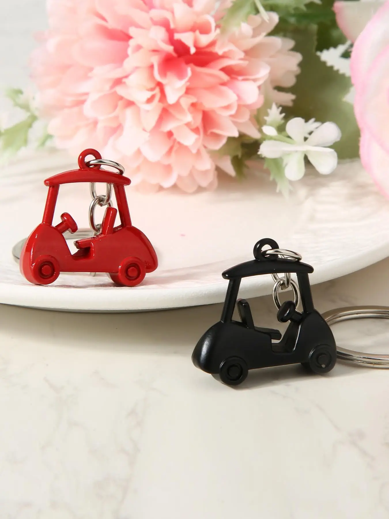 2pcs Golf Cart Metal Keychains, Stylish Zinc Alloy Key Ring Golf Themed Key Holder Perfect Souvenir for Players and Fans
