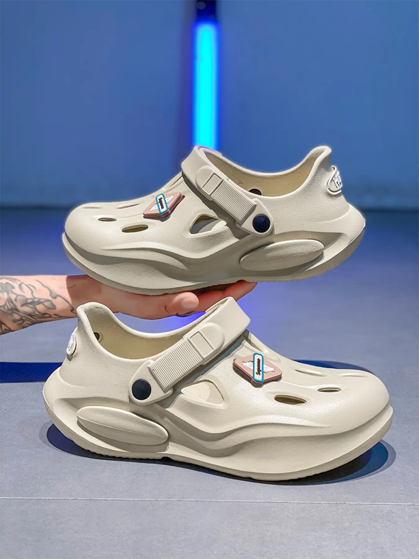 Summer New Adjustable Heel Cloud Hole Shoes, Soft Elastic Height Increase Waterproof Couple Outdoor Commute Sandals