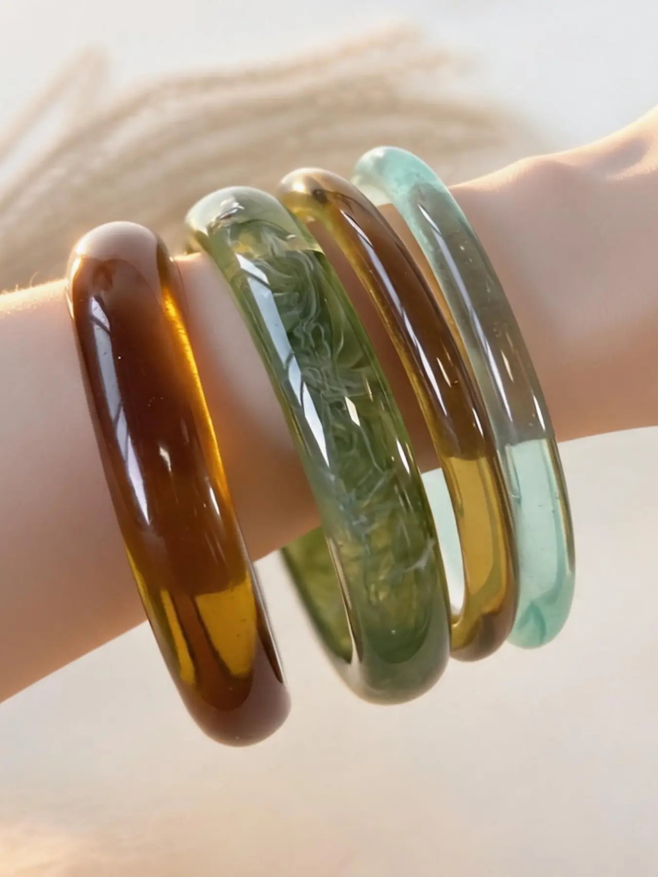 4-Piece Set Of Retro Translucent Green Geometric Resin Women'S Bracelets, Simple And Versatile, Suitable For Everyday Casual Wear.