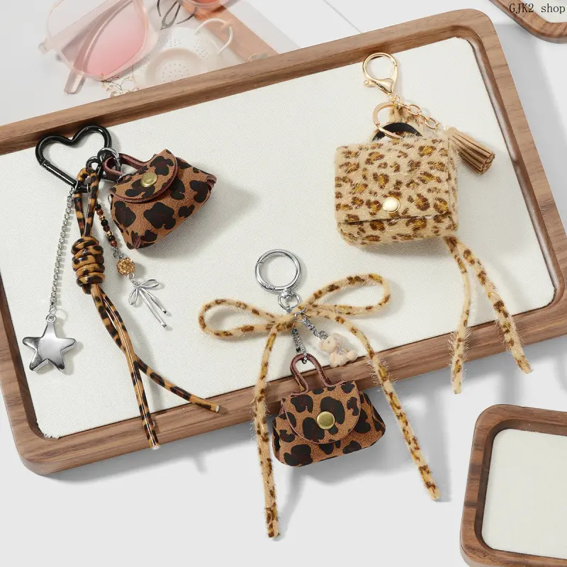 Leopard Fabric Keychain, Cute Charms Mini Purse Shape Key Accessory with Bow Bear Star Decor, Female Accessory for Women’s Bag Gift