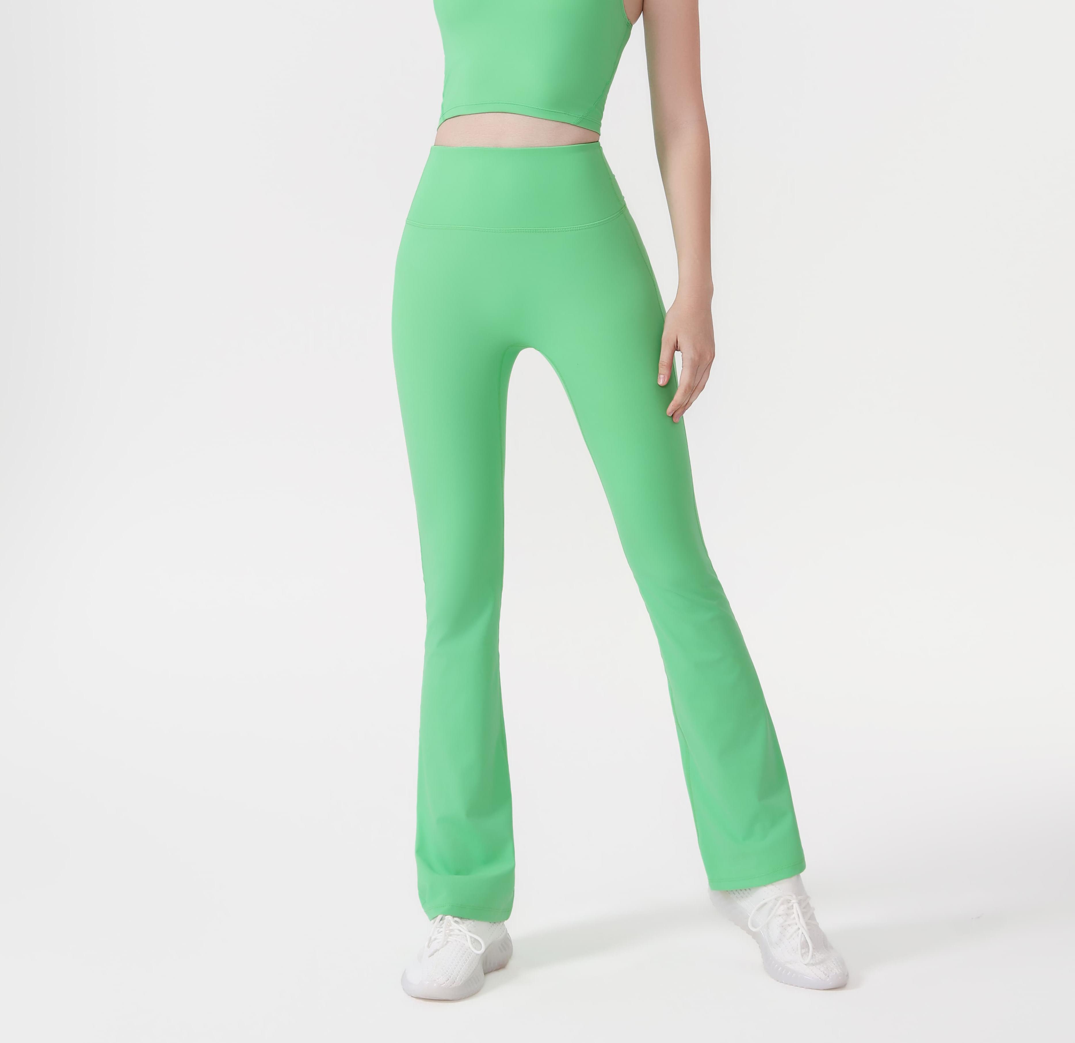 LULU  Same style Women's High-Waisted Athletic Flared Pants are made from lightweight, quick-drying fabric that hugs the body and accentuates your curves.