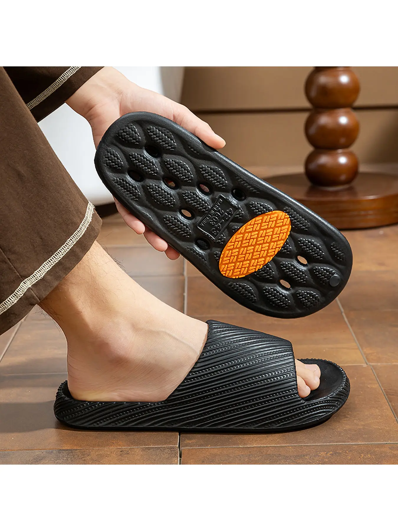 Hotel shower slippers, non-slip and odor-free, for home indoor bathroom use, EVA hollow water-drain slippers for men and women, House Slippers, Casual Slippers