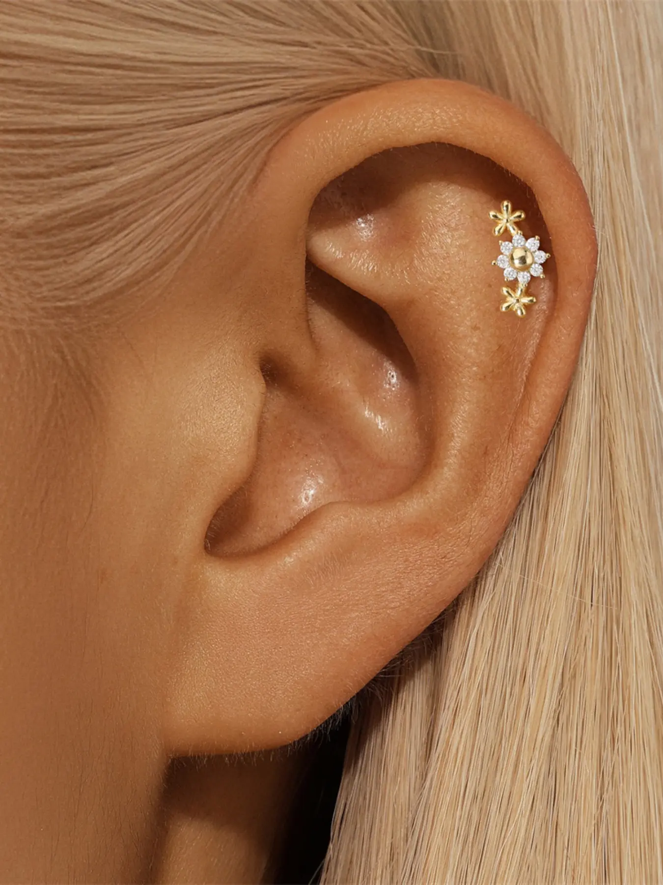 1PC 925 Sterling Silver Classic Sunflower Cubic Zirconia Flat Back Stud Earrings Hypoallergenic Cartilage Helix Tragus Lobe Piercing Jewelry Suitable For Women For Daily, Dates, Vacation, Wedding, Party, Holiday Gift CZ Stud Earrings