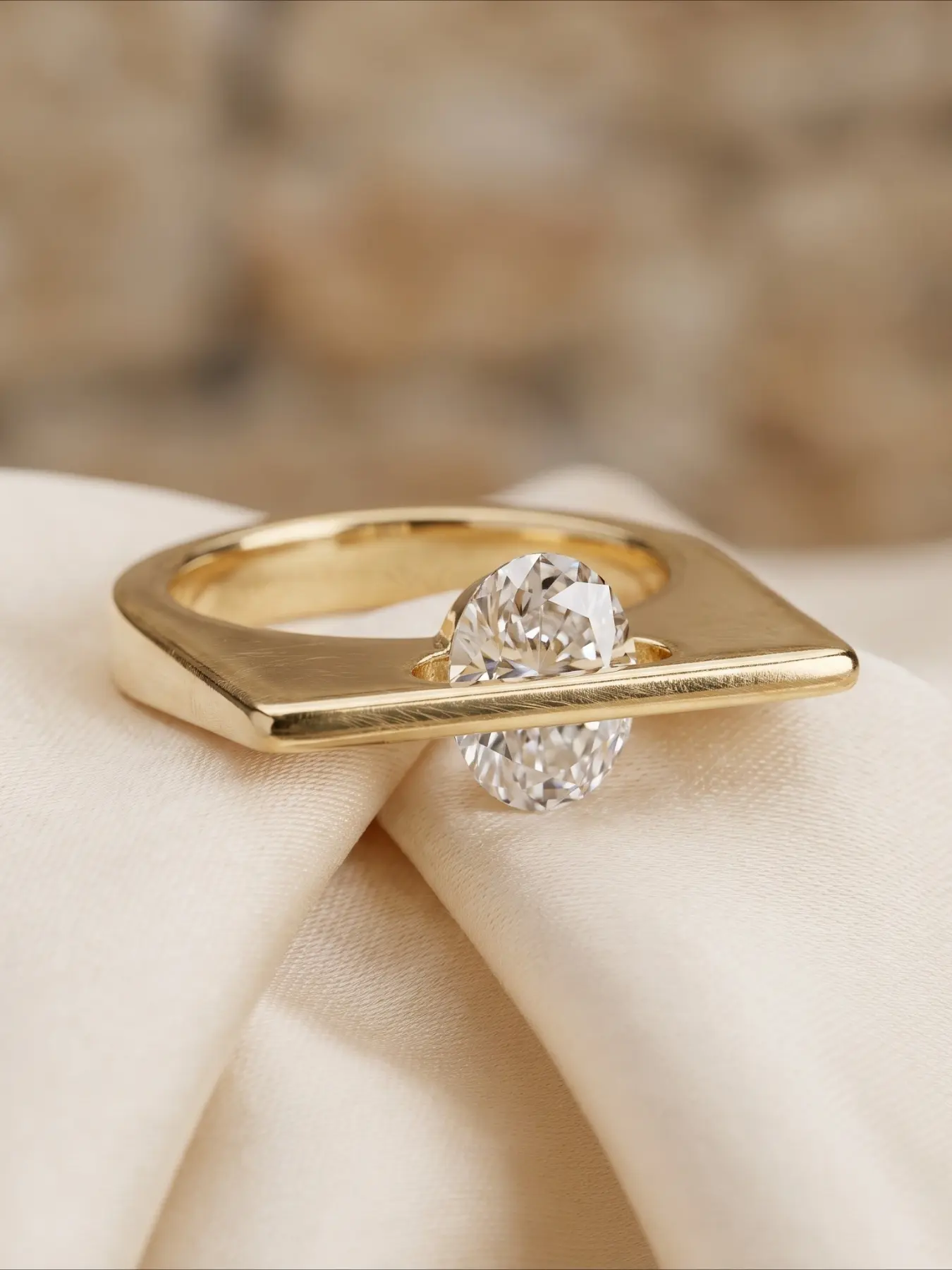 Elegant Minimalist Round Clear Cubic Zirconia Golden Flat Bar Solitaire Rings for Women Daily Wear Daily Vacation Charm Wedding Engagement Ring Bridal Jewelry Christmas Valentine's Day Anniversary Gifts