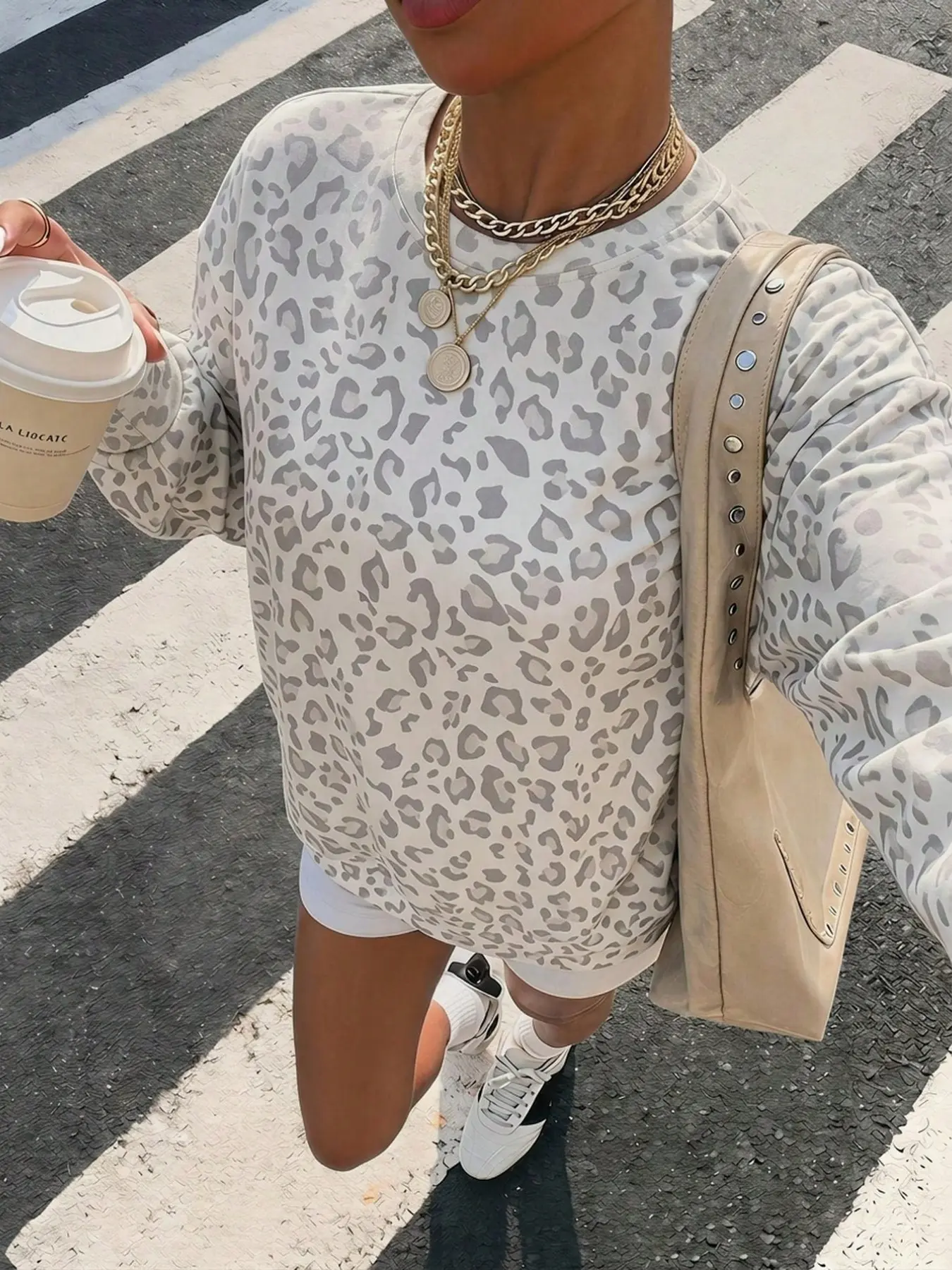 Women's Leopard Print Sweatshirt, Casual H-Type Loose-Fit Top, Perfect for Layering, Comfortable Animal Pattern Pullover