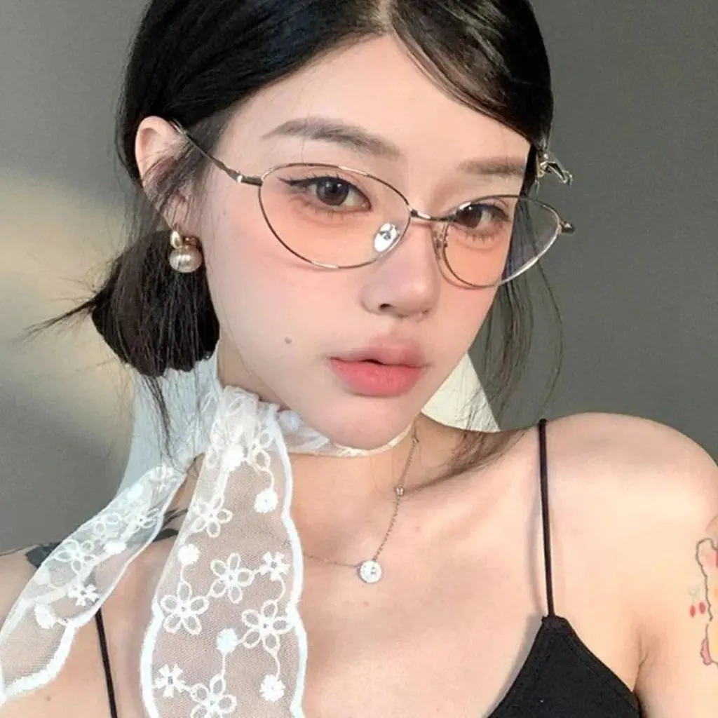 Retro Oval Eyeglasses with Thin Rims, Blue Light Blocking Lenses for Office Wear, Prescription-Compatible Frames for All Face Shapes, Metal Frame, Plain, Minimalist, Unisex, Asian Face Glasses, Fashionable Eyewear