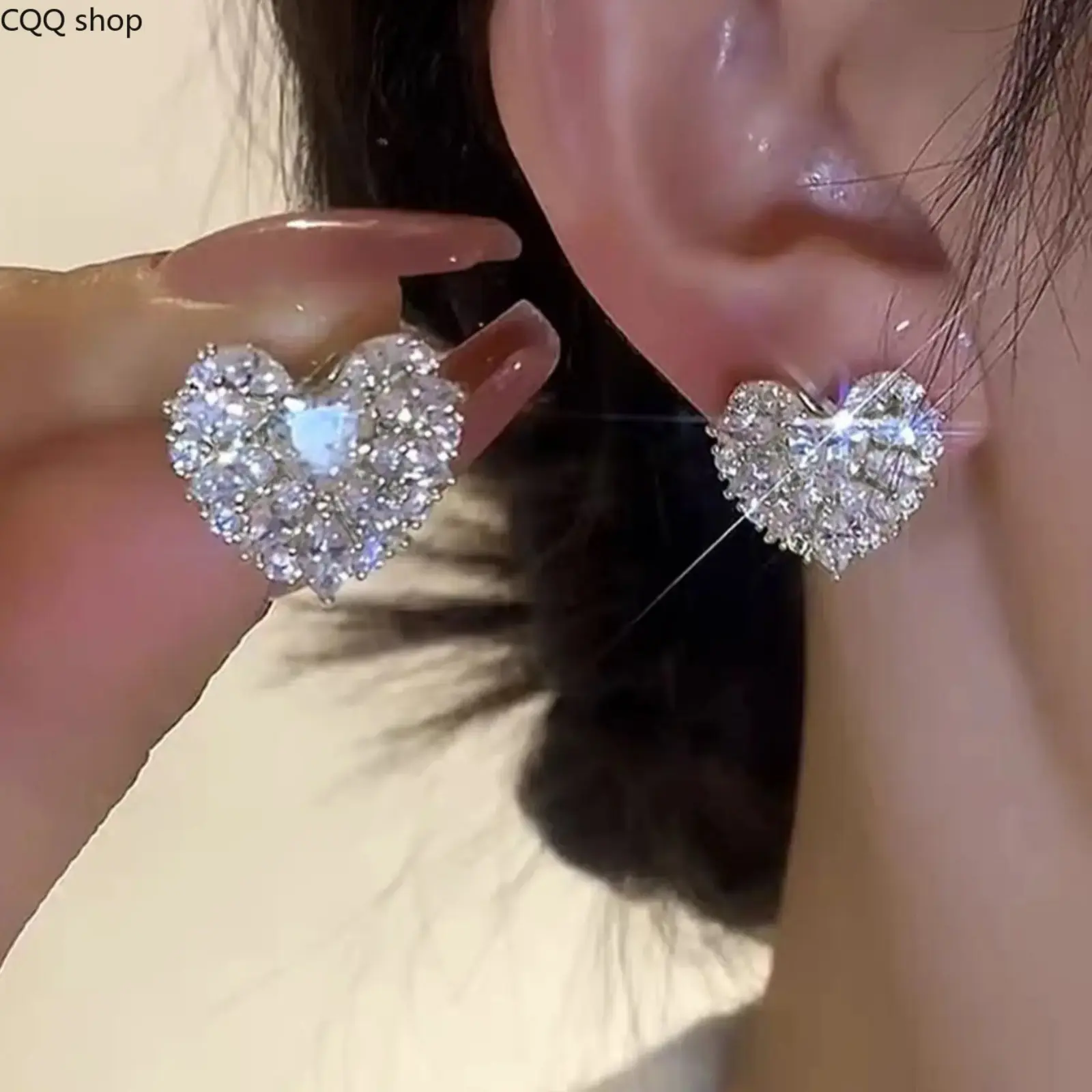 Luxurious Elegant Sweet Heart Stud Earrings, Rhinestone Earrings, Heart Shape Earrings, Full Diamond Glass Unique Women's Jewelry, Fashionable and Stylish Accessories, Studs Earrings, Heart Shaped Earrings