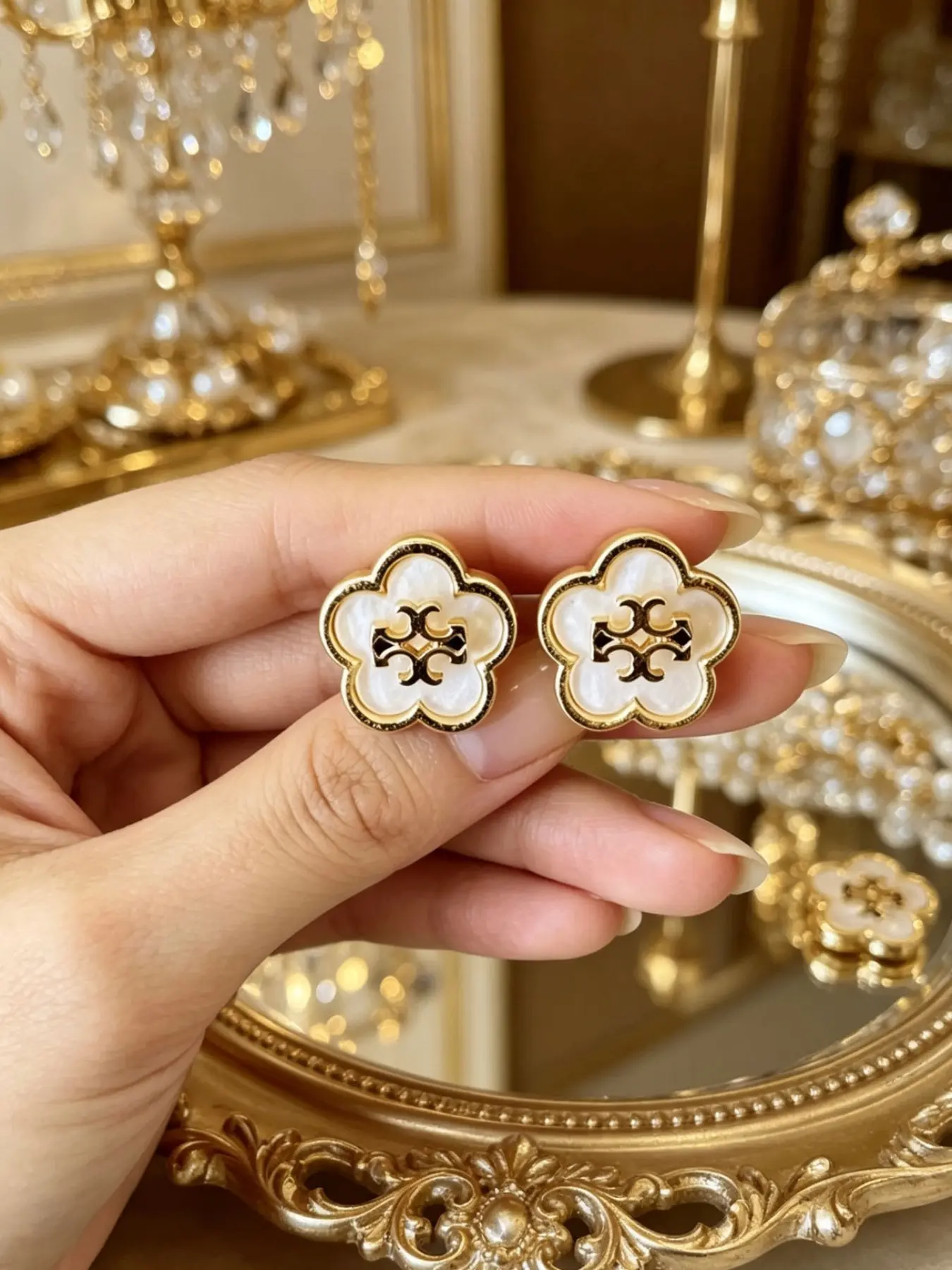New Women's Earrings, Clover Earrings, Floral Stud Earrings, Fashionable Luxury Colorful Dopamine Earrings, High-End Jewelry for Daily Commute, Trendy Jewelry, Fashionable Jewelry Accessories