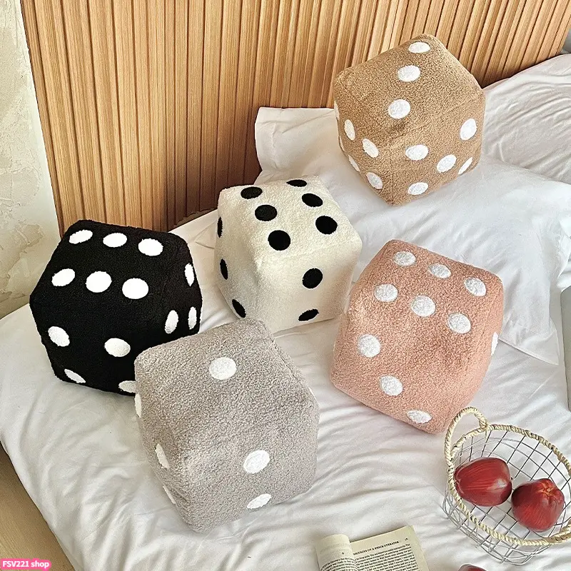 1 Pcs Whimsical Dice-Shaped Plush Pillow, Soft Stuffed Cubic Cushion, Funny Simulation Pendant Doll, Creative Home Goods for Game Room Decor, Sports & Outdoor Protective Gear Accent, Apartment Accessories, Funky Home Decor, Pillow Cube, Living Room Decor
