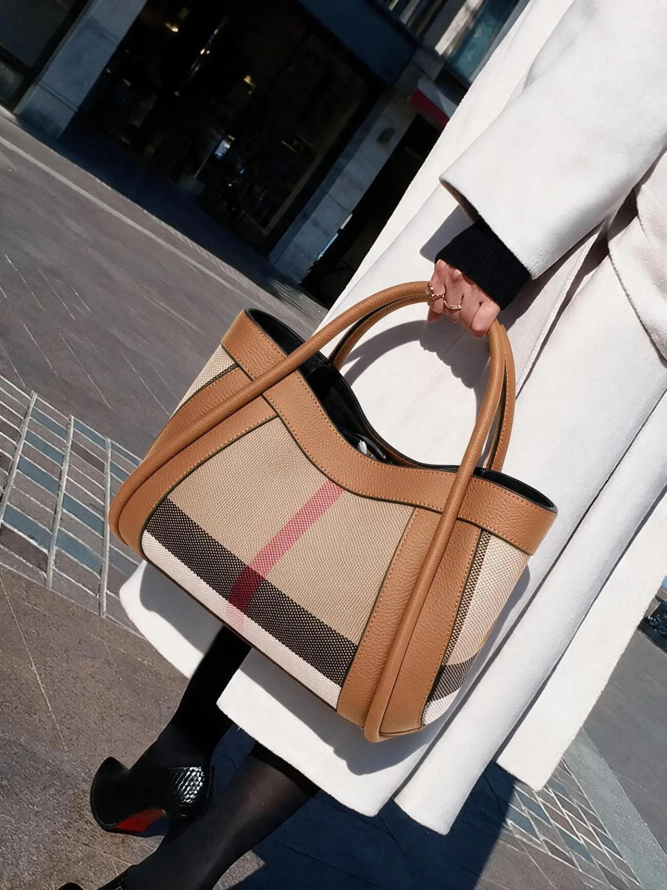 【Black Friday】New 2026 Large-Capacity Women's Handbag, High-End Plaid Boho-Style Casual Fashion Bag, with Bonus Mini Clutch, Stylish Practical Daily Shoulder Purse