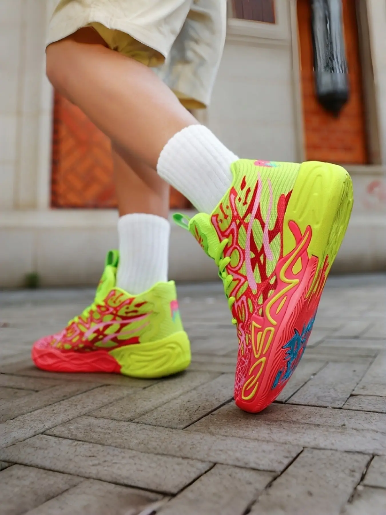 Pro Full Print Flame Dark Pattern Mid Stylish Basketball Shoes, Anti-Twist Wave Sole For Indoor & Outdoor Competition Court