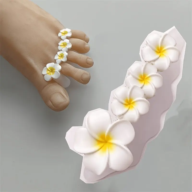 1-piece Soft Silicone White Flower-shaped Toe Separator Manicure Tool Nail Care Product Portable Toe Spacer